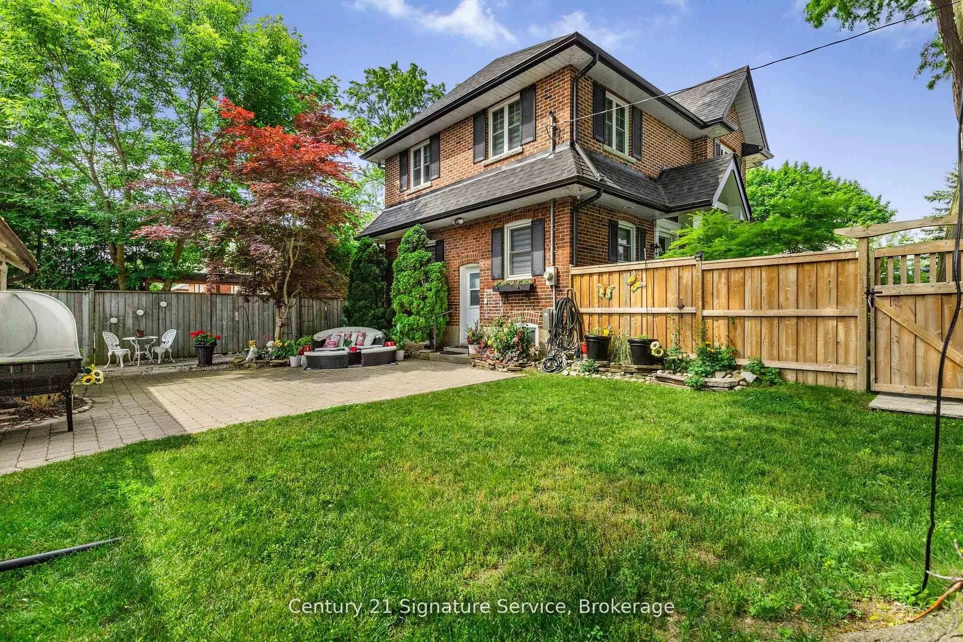 Photo 22 of 33 McIntosh Avenue, Etobicoke, Stonegate-Queensway — HOMEH