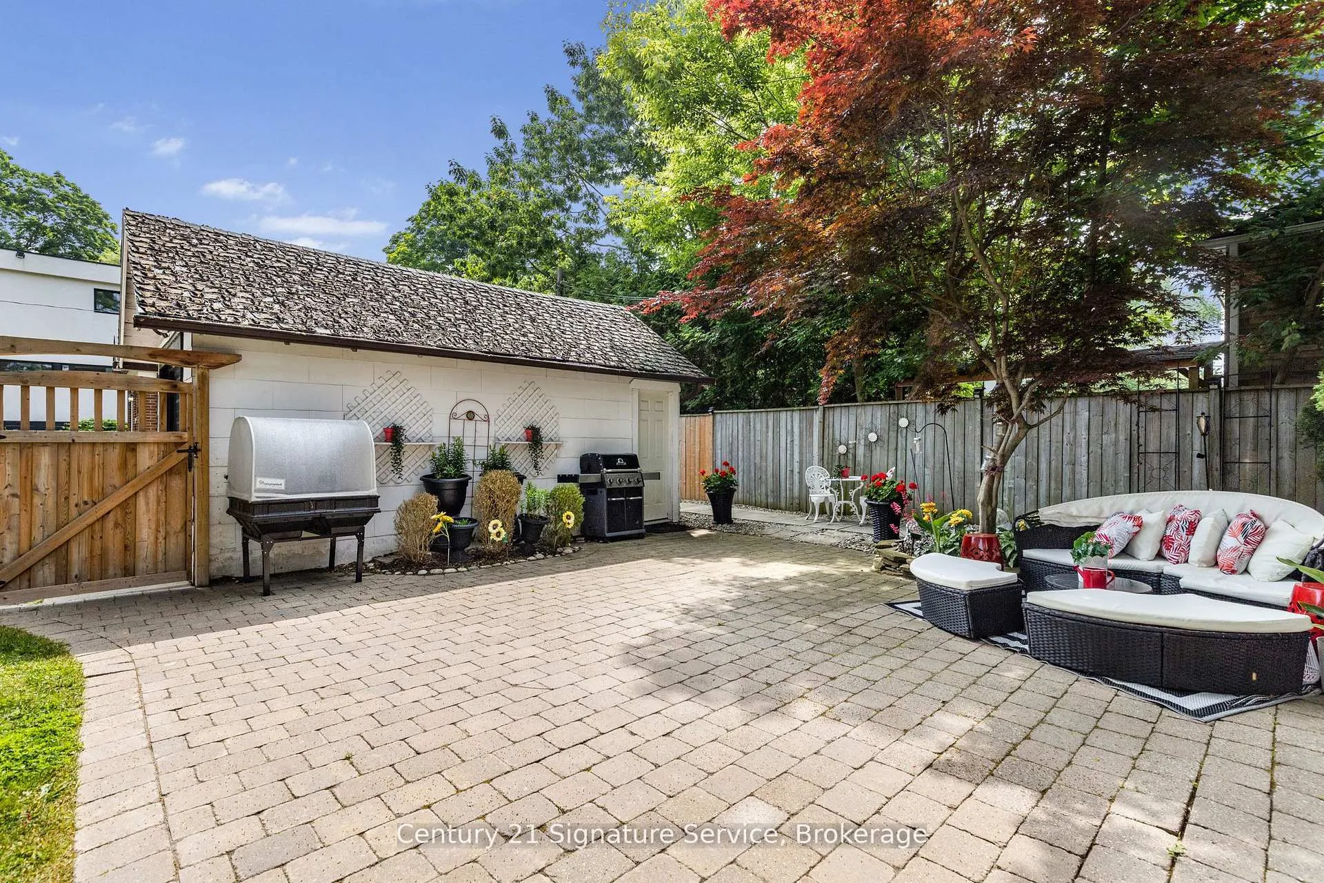 Photo 23 of 33 McIntosh Avenue, Etobicoke, Stonegate-Queensway — HOMEH