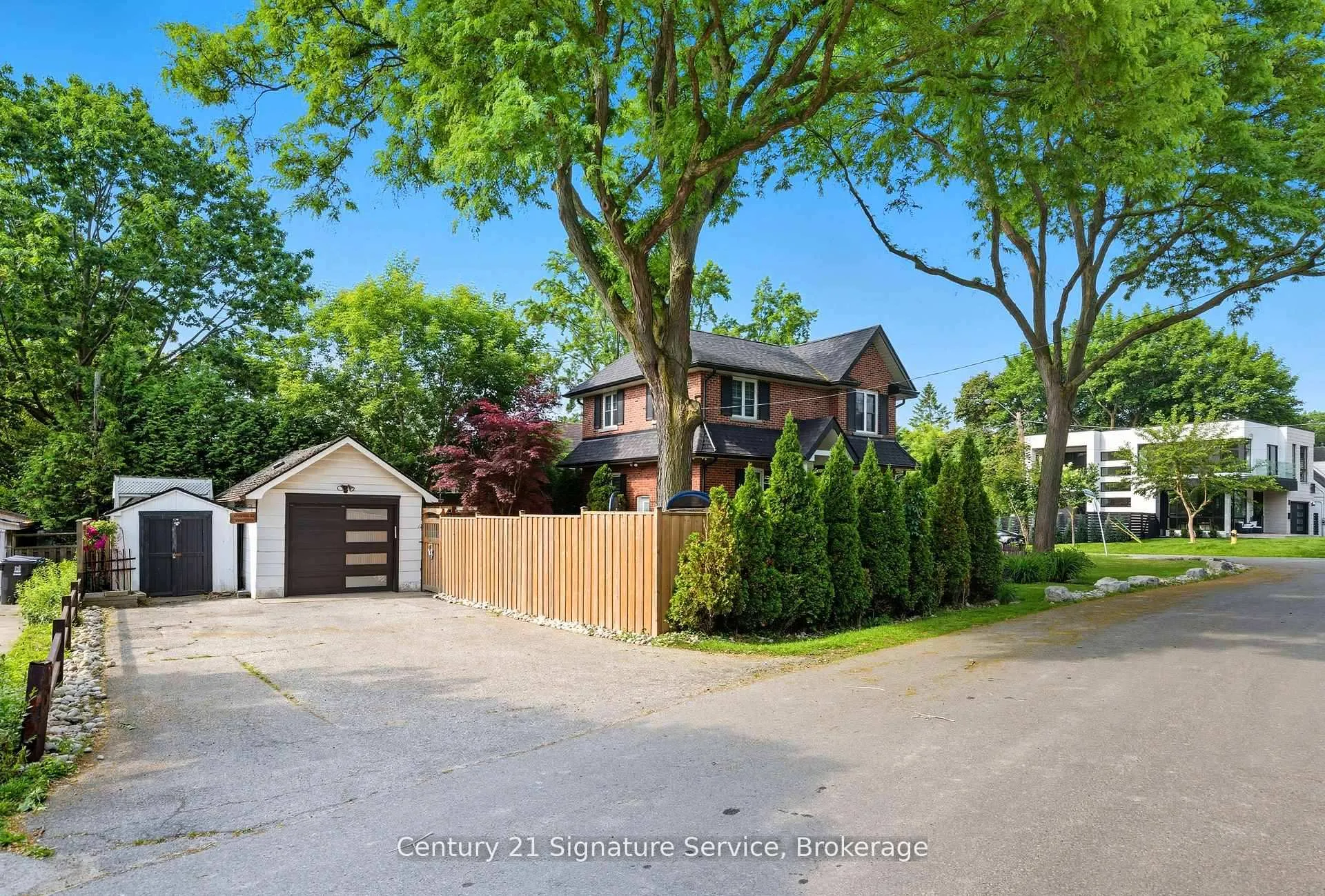 Photo 25 of 33 McIntosh Avenue, Etobicoke, Stonegate-Queensway — HOMEH