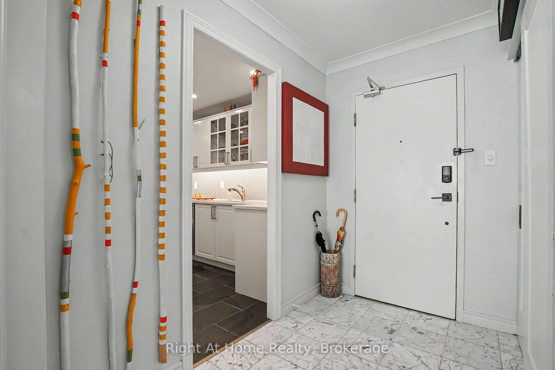 Photo 8 of Unit 405, 2121 Lakeshore Road, Burlington, Brant — HOMEH