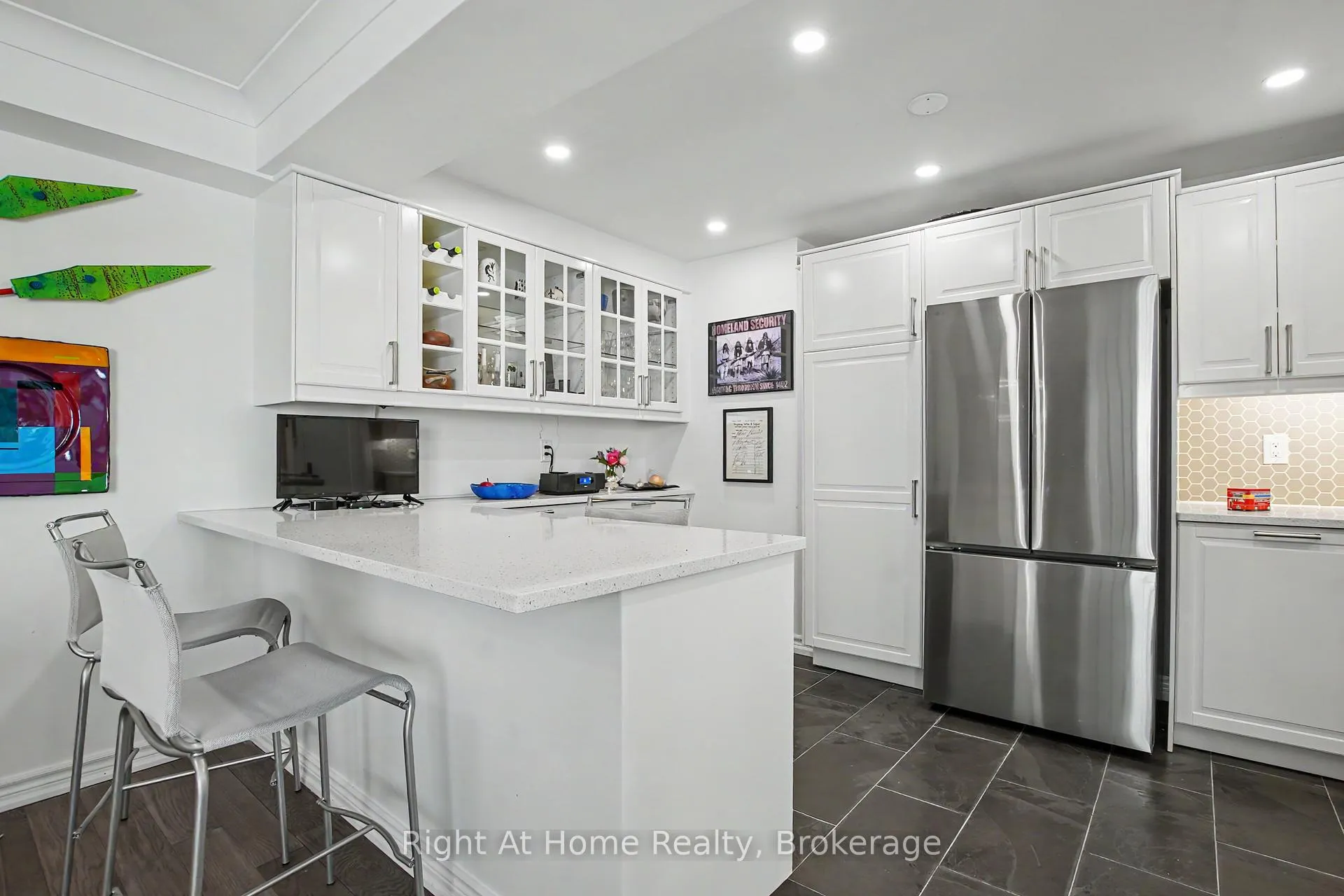 Photo 17 of Unit 405, 2121 Lakeshore Road, Burlington, Brant — HOMEH