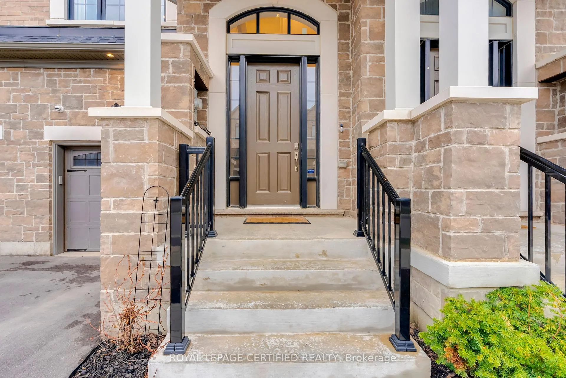 Photo 5 of 3 Morrison Crescent, Whitby, Rural Whitby — HOMEH