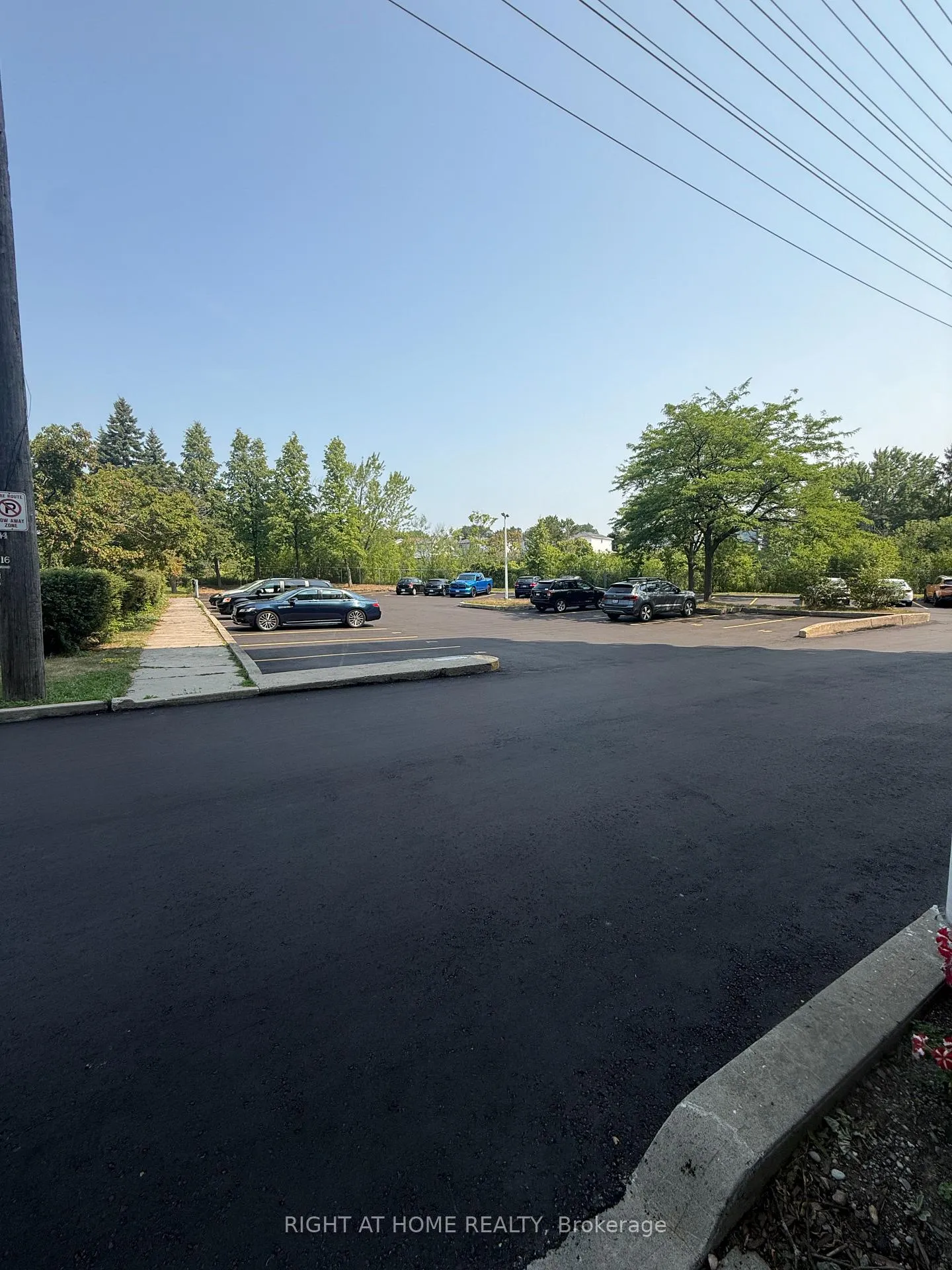 Photo 2 of 855 Wilson Road N, Oshawa, Pinecrest — HOMEH