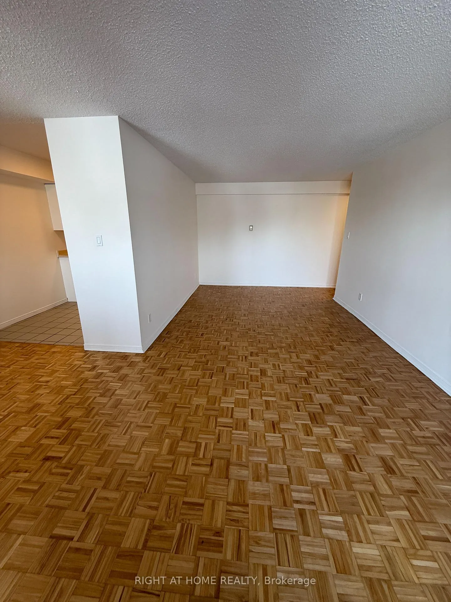 Photo 5 of 855 Wilson Road N, Oshawa, Pinecrest — HOMEH