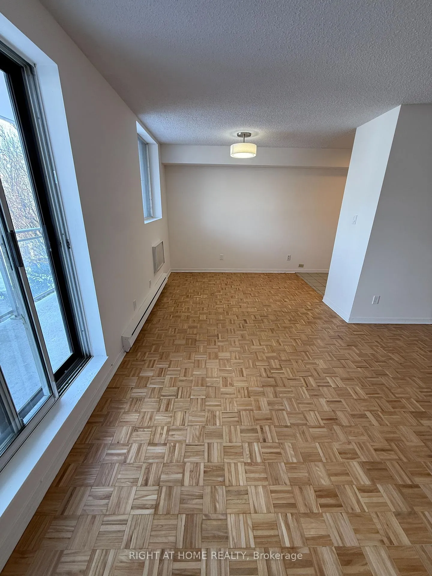 Photo 6 of 855 Wilson Road N, Oshawa, Pinecrest — HOMEH