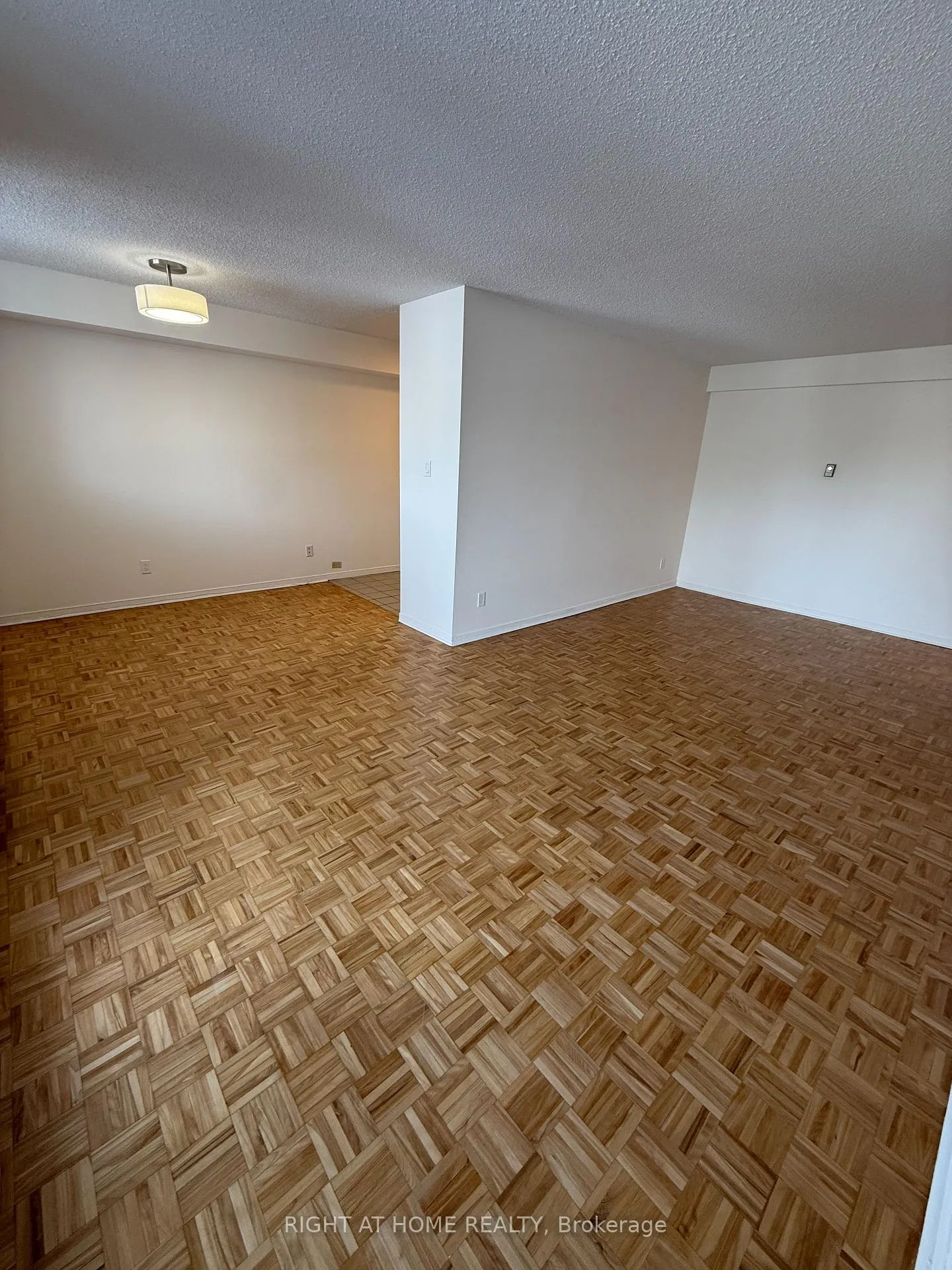 Photo 7 of 855 Wilson Road N, Oshawa, Pinecrest — HOMEH