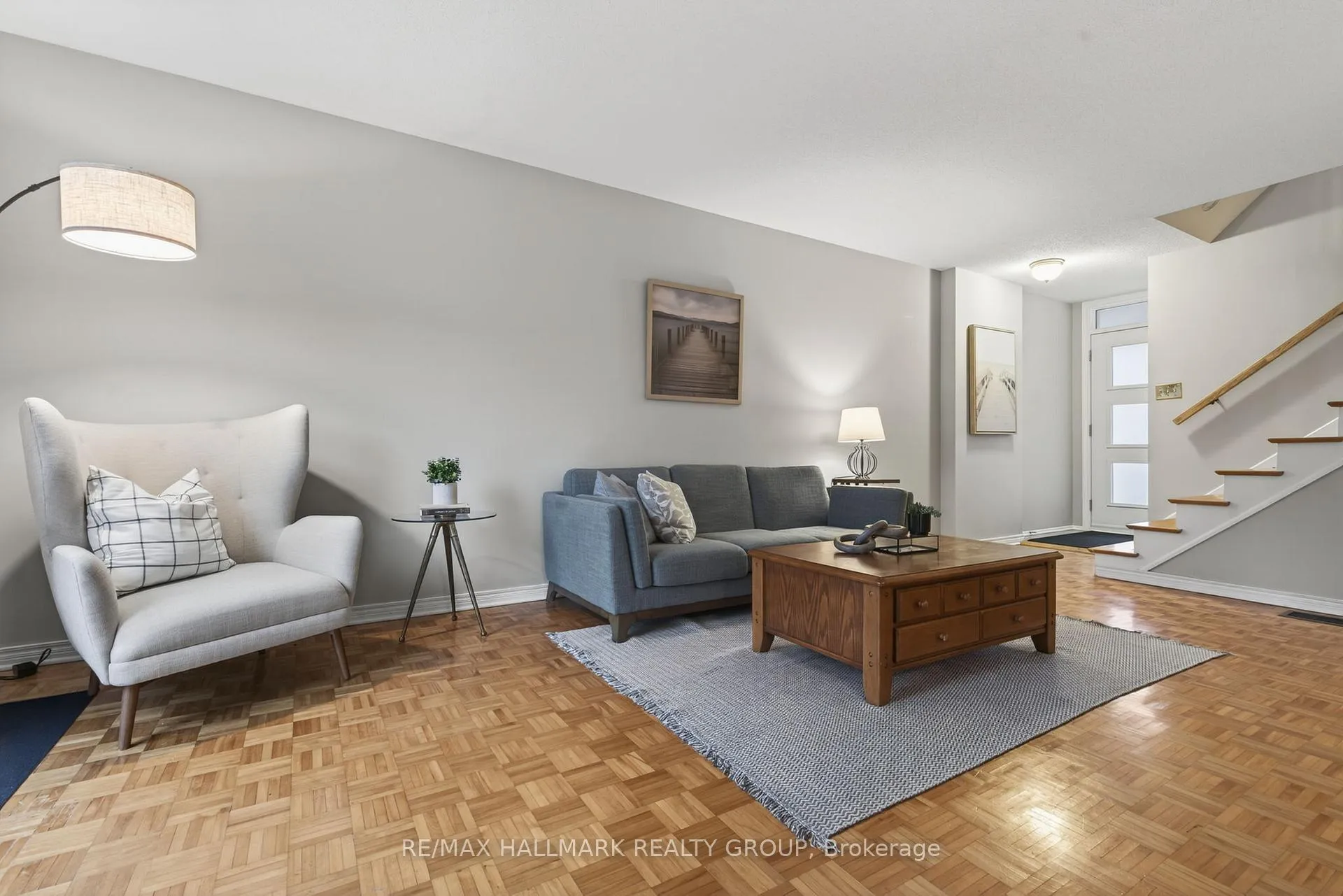 Photo 8 of 24 Hobart Crescent, Ottawa, Sheahan Estates/Trend Village — HOMEH