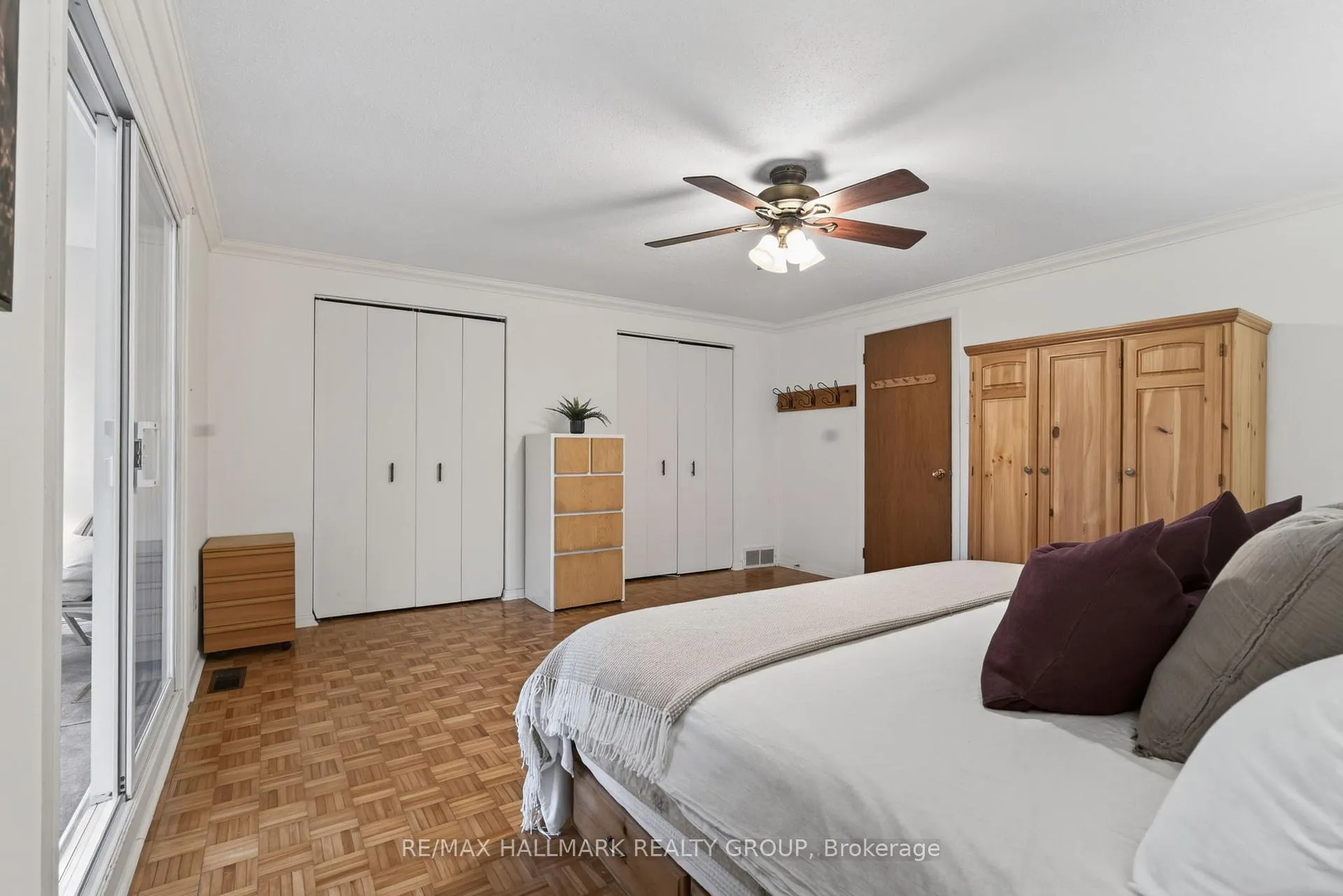 Photo 22 of 24 Hobart Crescent, Ottawa, Sheahan Estates/Trend Village — HOMEH