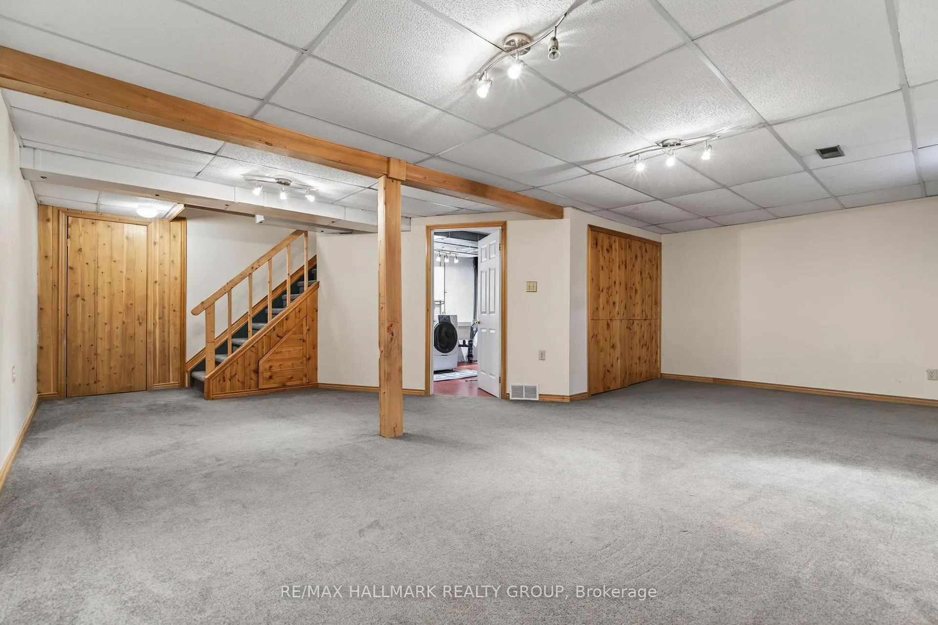 Photo 31 of 24 Hobart Crescent, Ottawa, Sheahan Estates/Trend Village — HOMEH