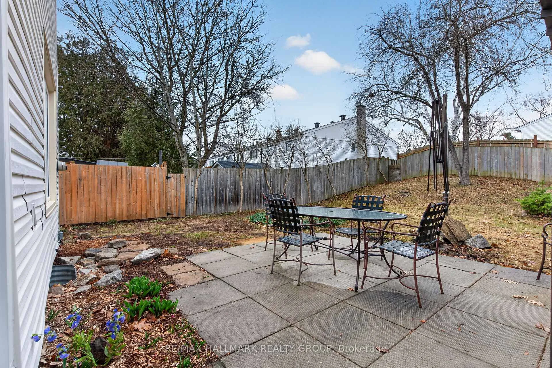 Photo 33 of 24 Hobart Crescent, Ottawa, Sheahan Estates/Trend Village — HOMEH