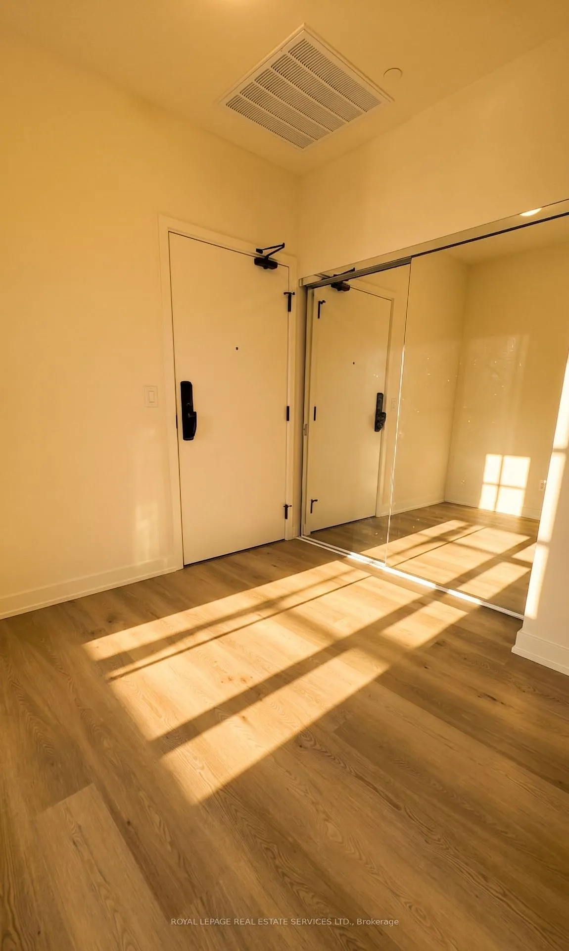 Photo 3 of Unit 411, 2075 Lakeshore Road, Burlington, Brant — HOMEH