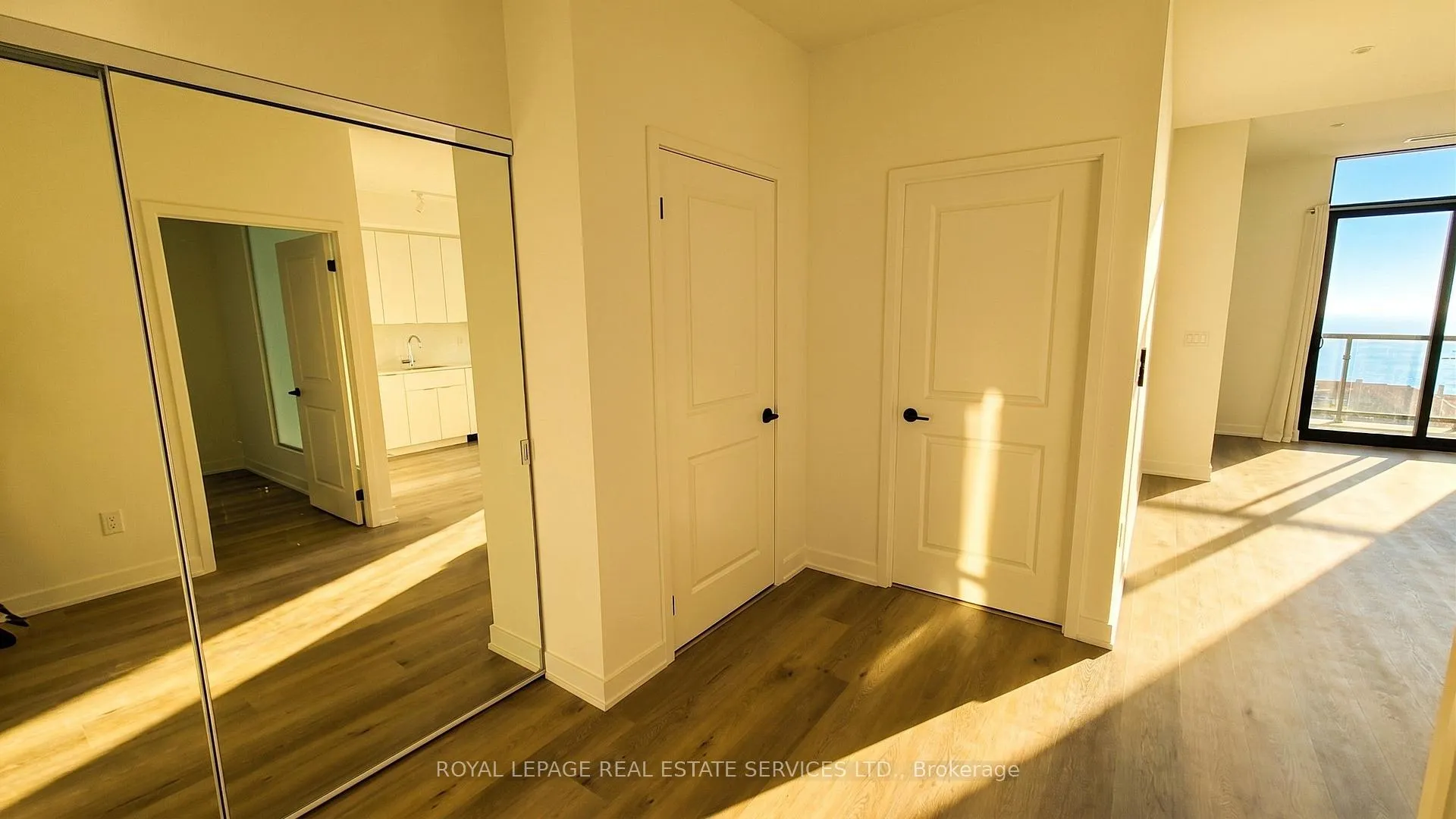 Photo 4 of Unit 411, 2075 Lakeshore Road, Burlington, Brant — HOMEH