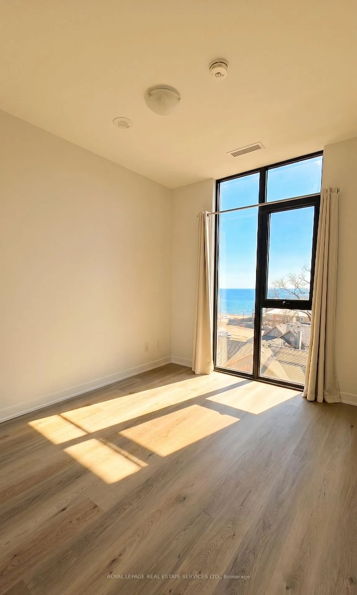 Photo 10 of Unit 411, 2075 Lakeshore Road, Burlington, Brant — HOMEH