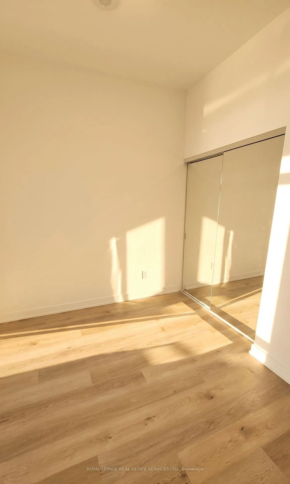 Photo 11 of Unit 411, 2075 Lakeshore Road, Burlington, Brant — HOMEH