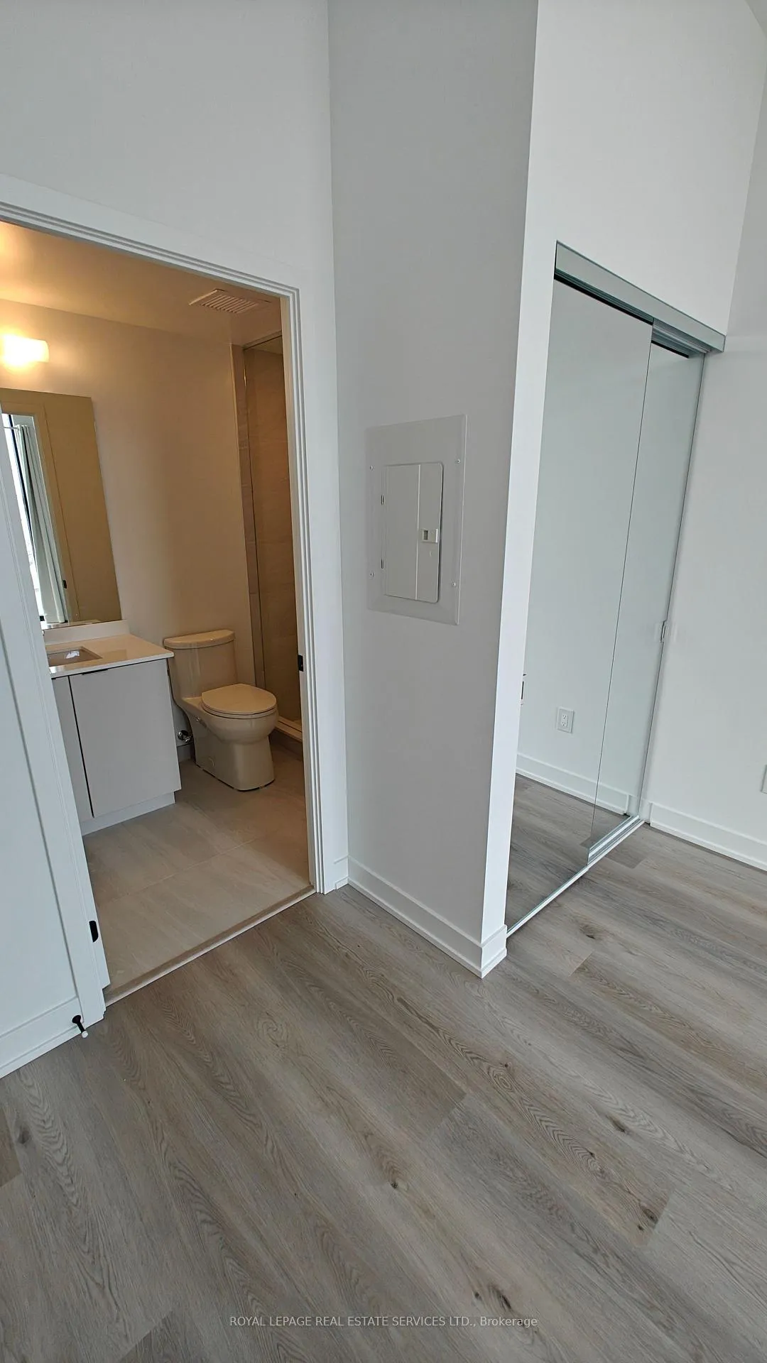 Photo 12 of Unit 411, 2075 Lakeshore Road, Burlington, Brant — HOMEH
