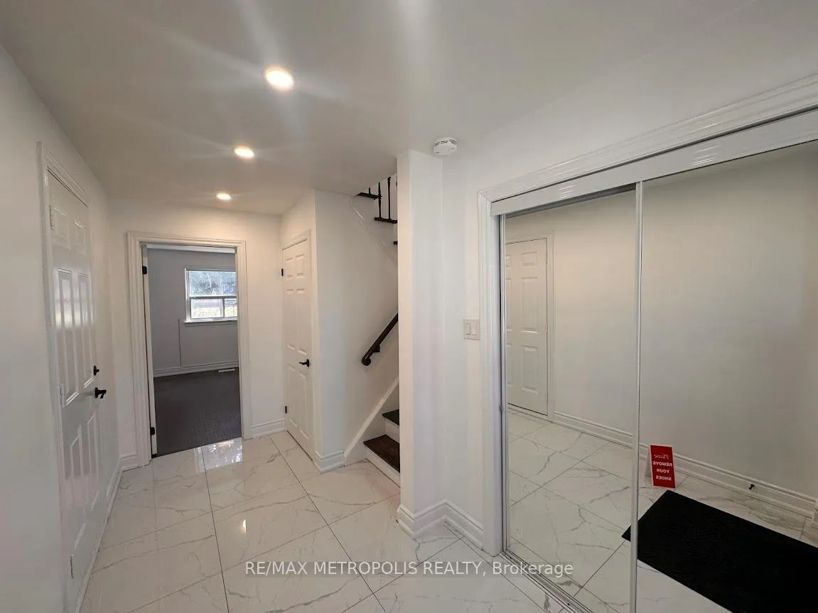 Photo 2 of 9 Gladiator Road, Markham, Bullock — HOMEH