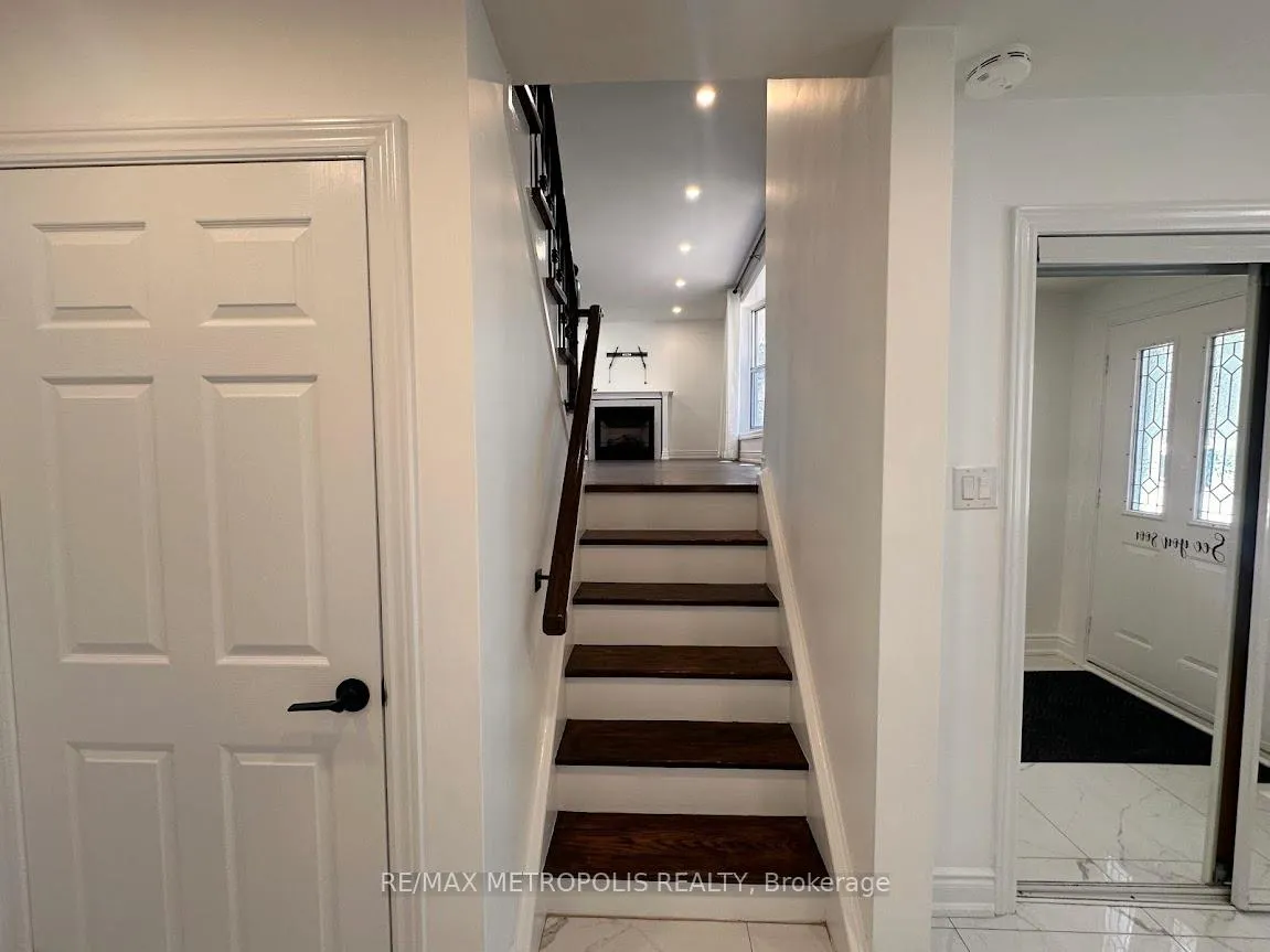 Photo 6 of 9 Gladiator Road, Markham, Bullock — HOMEH