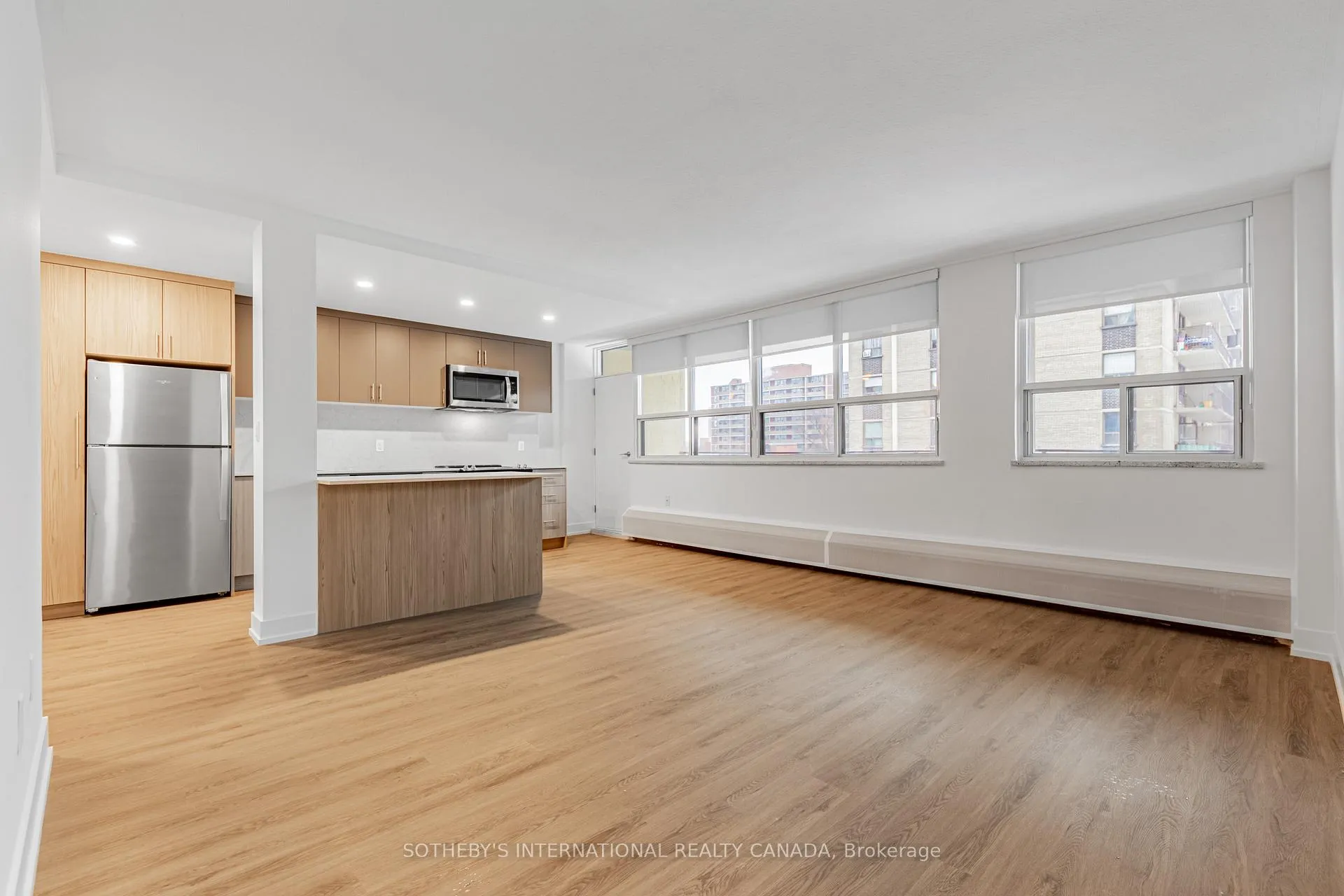 Front of Unit S1001, 115 Tyndall Avenue