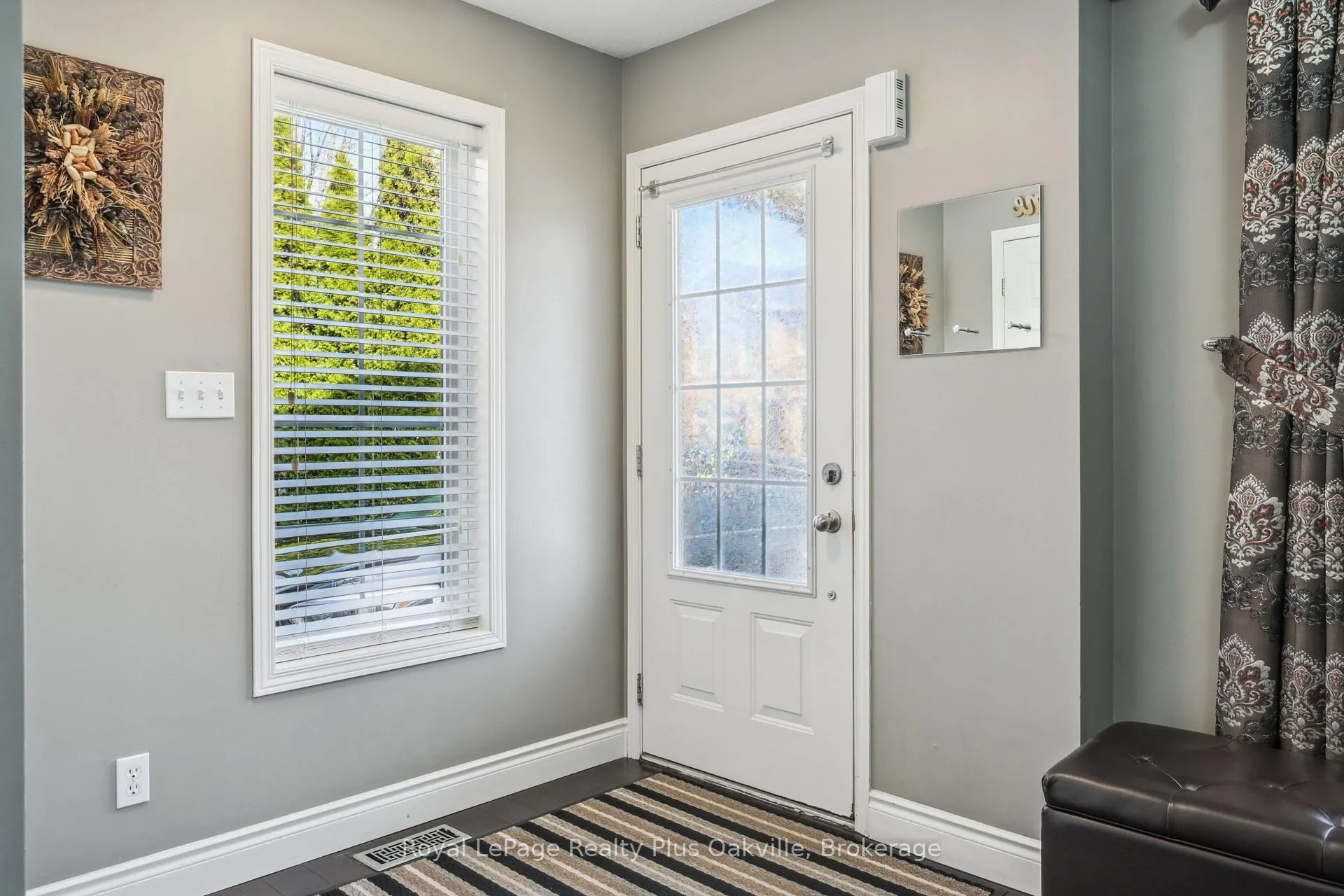 Photo 3 of 2244 Stokes Lane, Burlington, Orchard — HOMEH