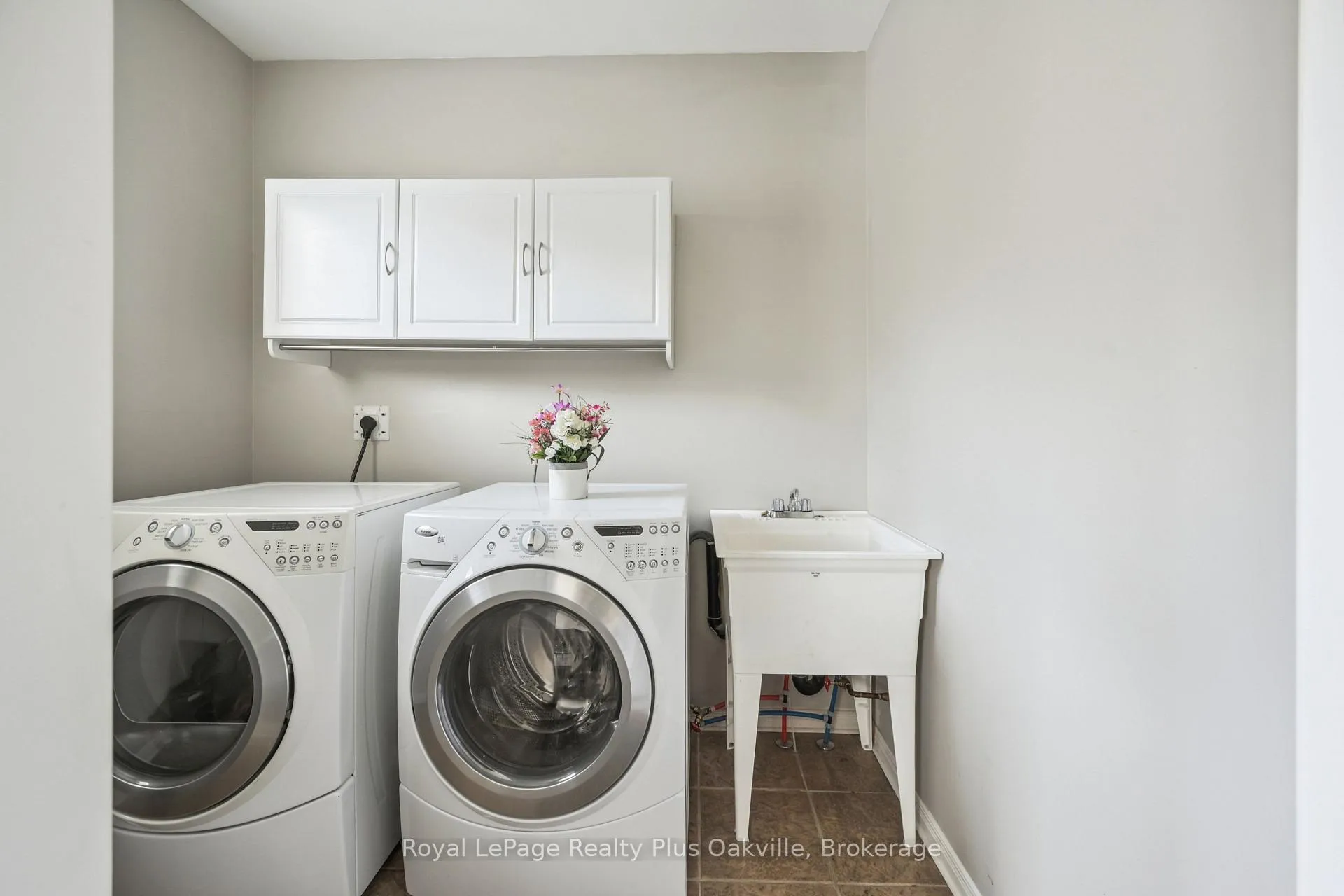 Photo 14 of 2244 Stokes Lane, Burlington, Orchard — HOMEH