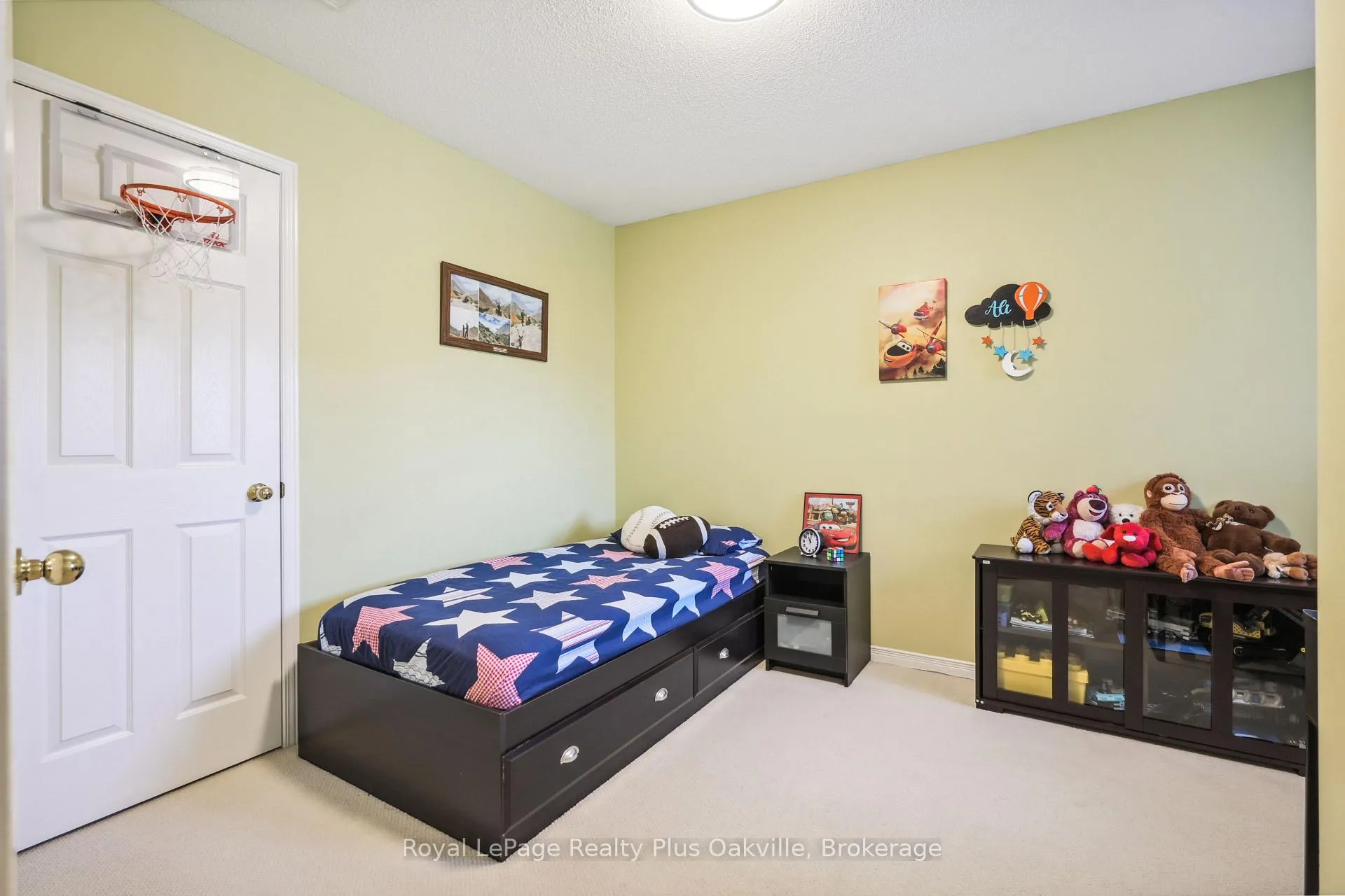 Photo 18 of 2244 Stokes Lane, Burlington, Orchard — HOMEH