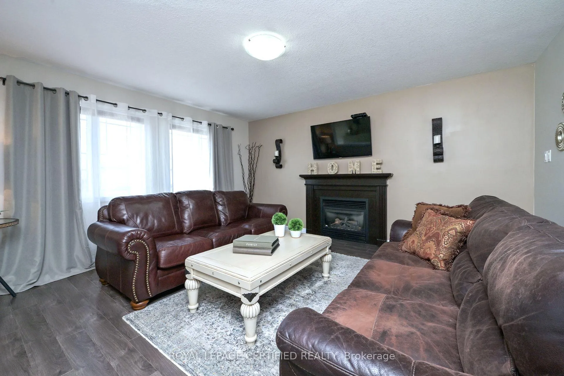 Photo 5 of 102 Oakes Crescent, Guelph, Grange Road — HOMEH