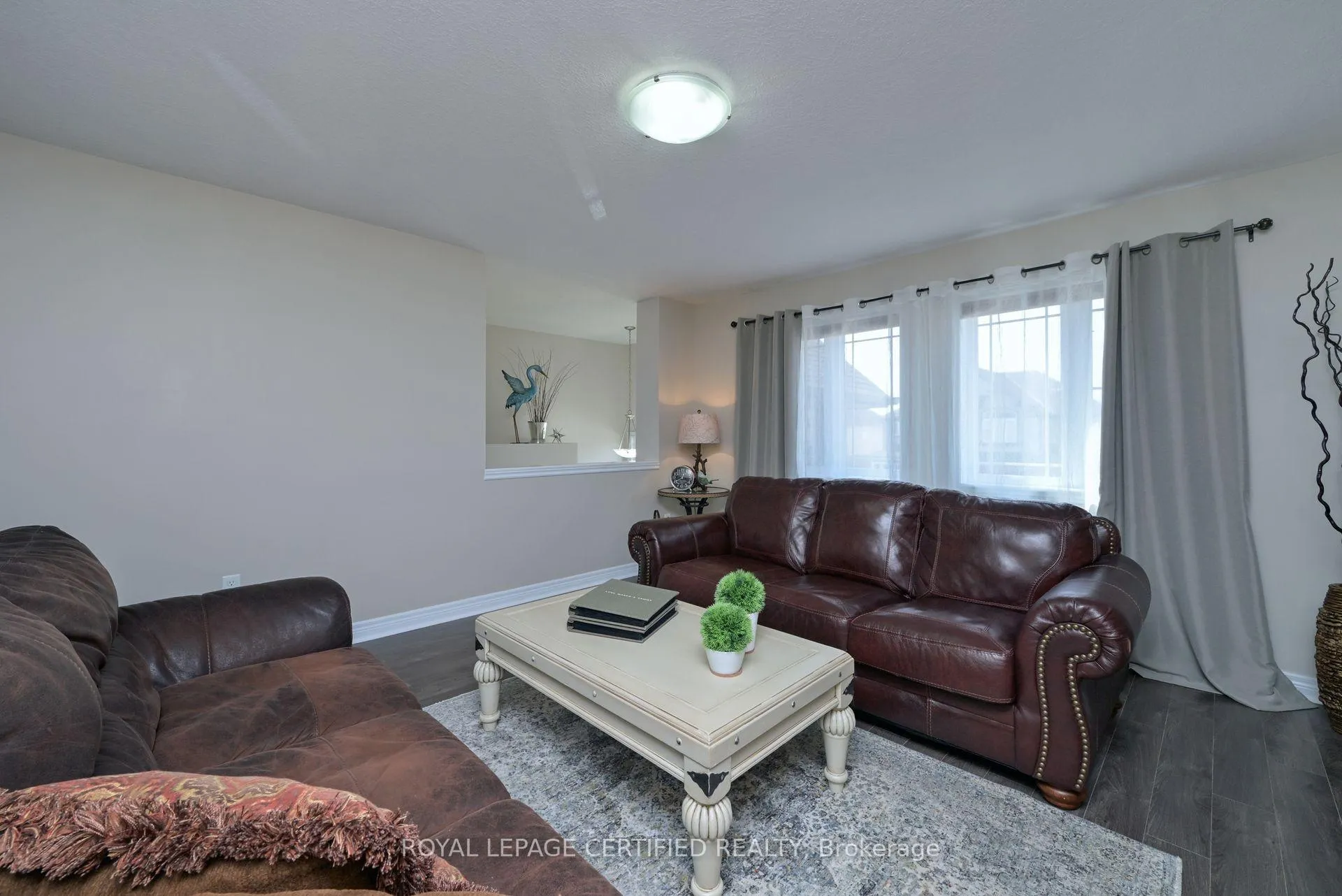 Photo 6 of 102 Oakes Crescent, Guelph, Grange Road — HOMEH