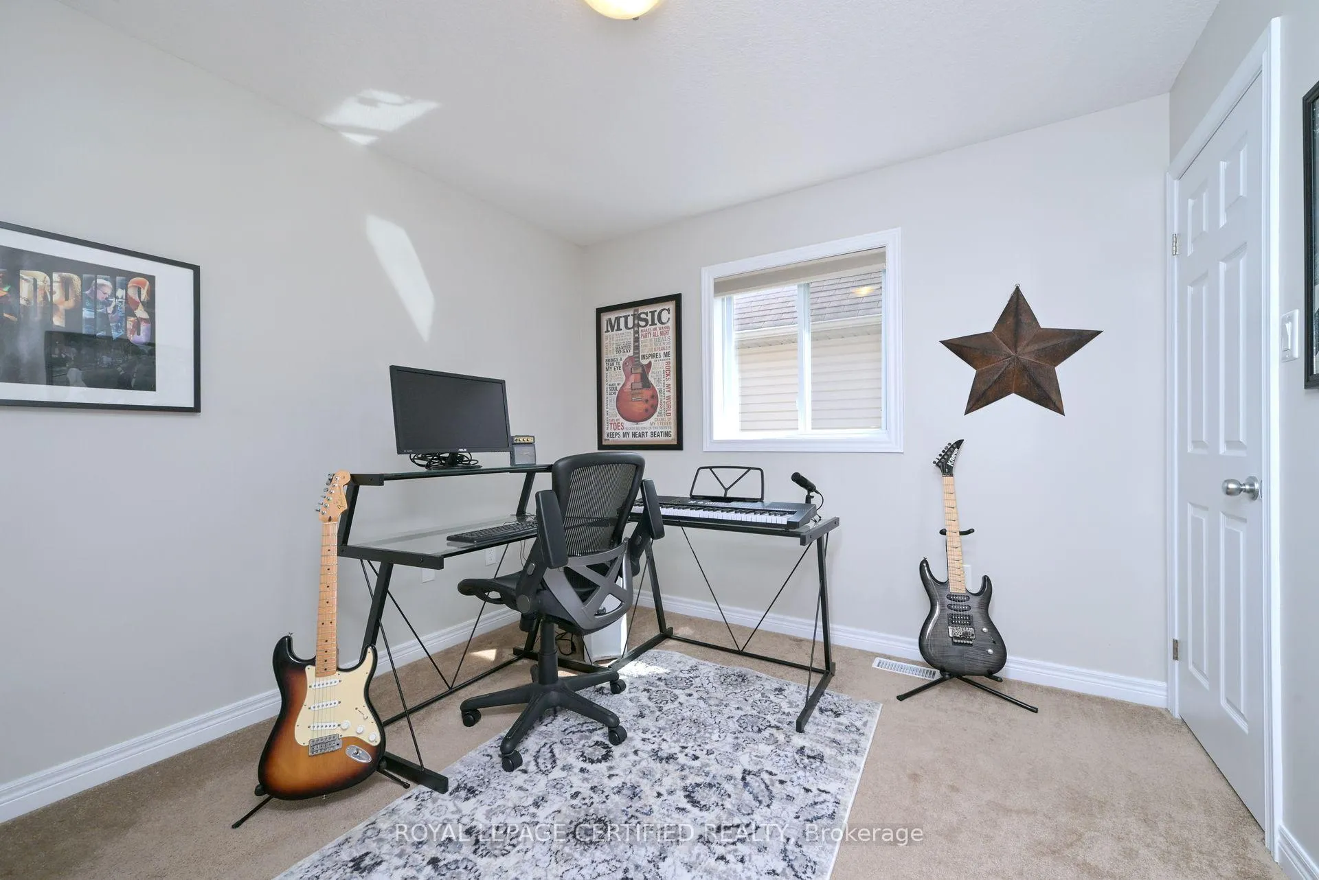 Photo 18 of 102 Oakes Crescent, Guelph, Grange Road — HOMEH