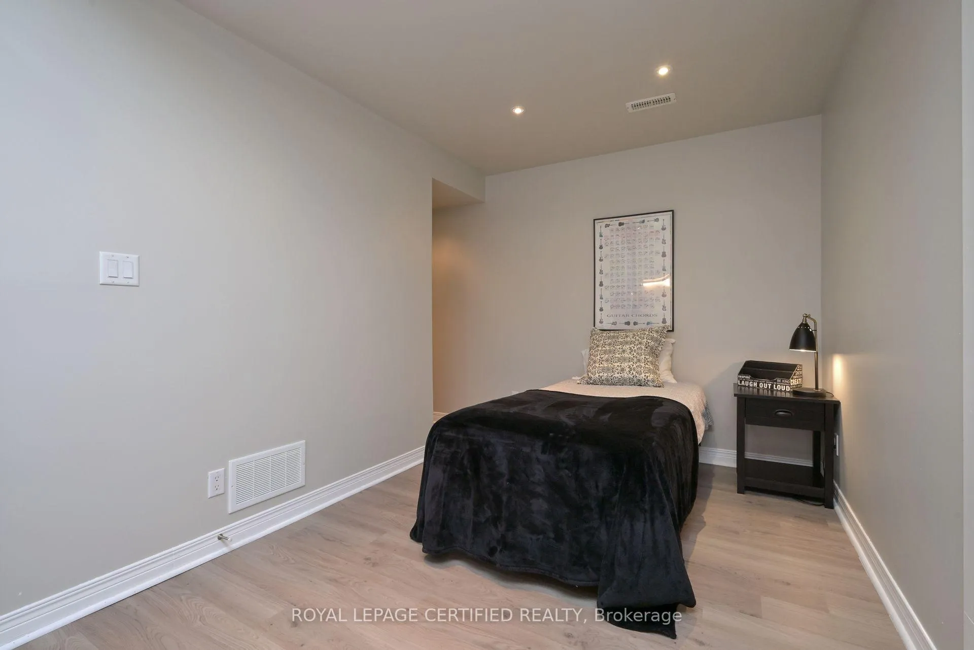 Photo 23 of 102 Oakes Crescent, Guelph, Grange Road — HOMEH