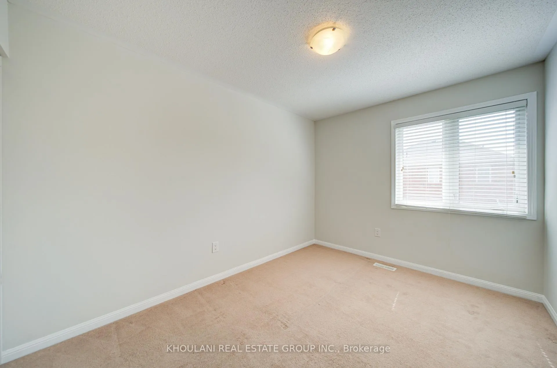 Photo 31 of 1034 Diefenbaker Street, Milton, Willmott — HOMEH