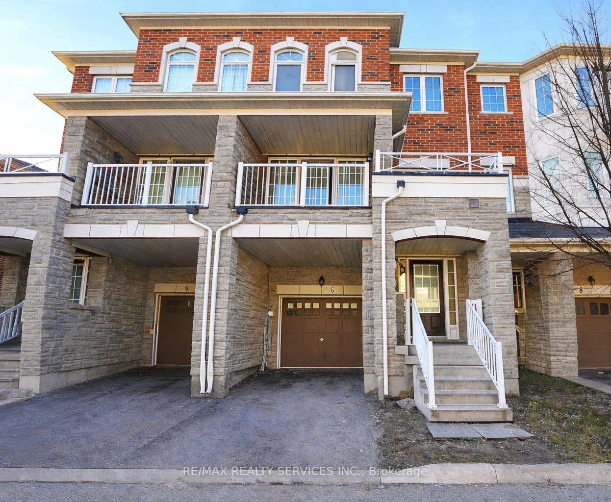 Front of 6 Rabbit Run Way