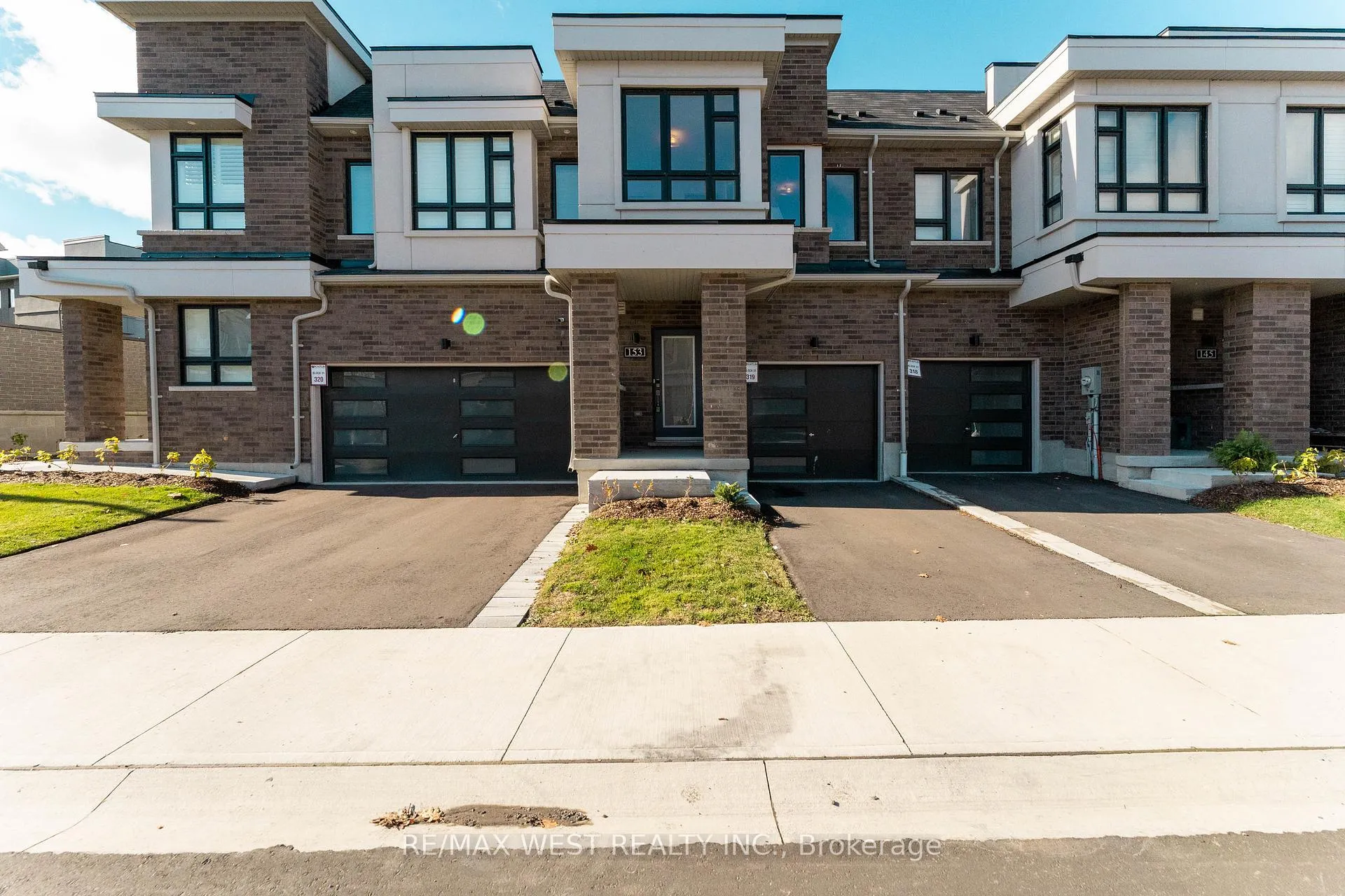 Photo 2 of 153 Sailors Landing Drive, Clarington, Bowmanville — HOMEH
