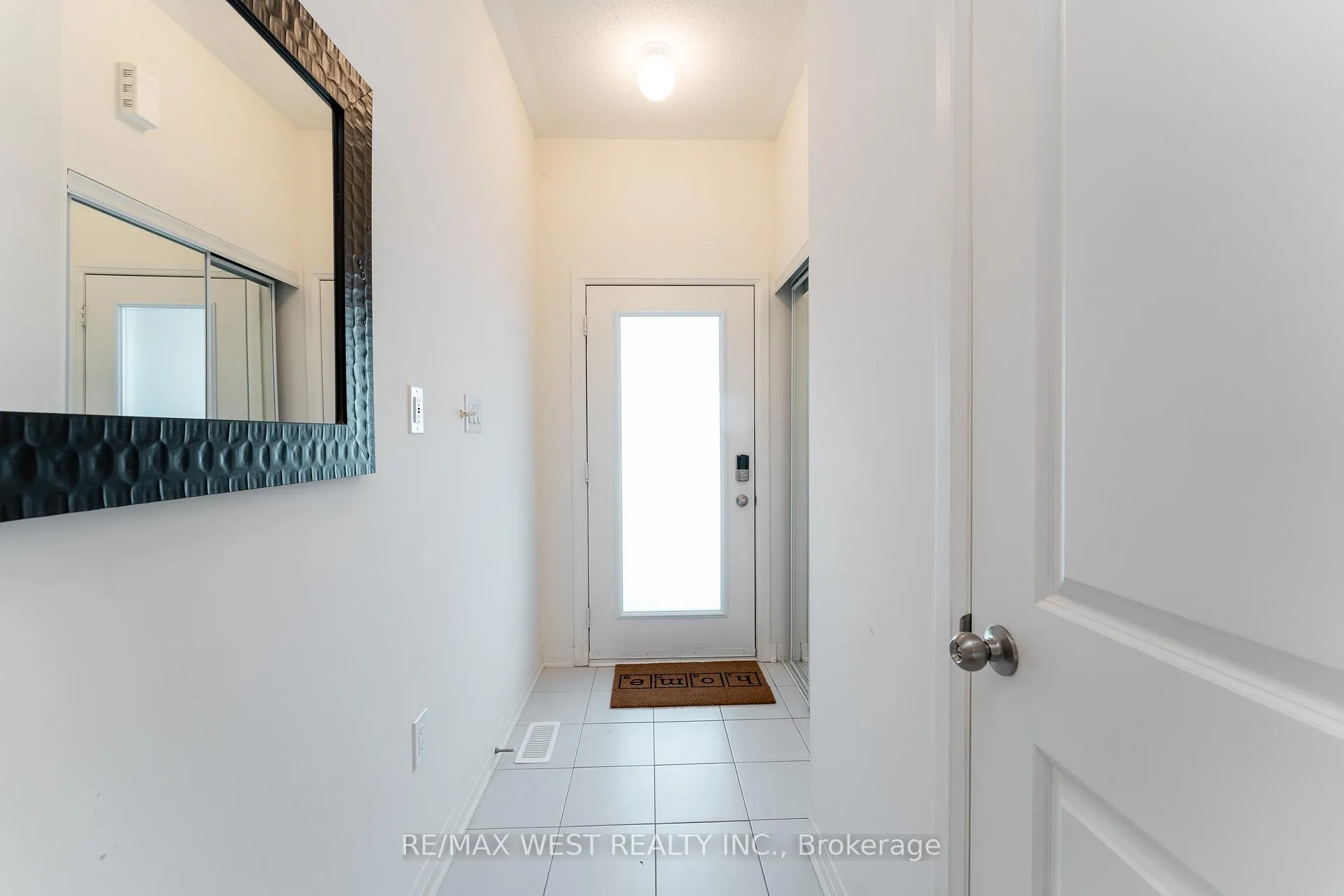 Photo 5 of 153 Sailors Landing Drive, Clarington, Bowmanville — HOMEH
