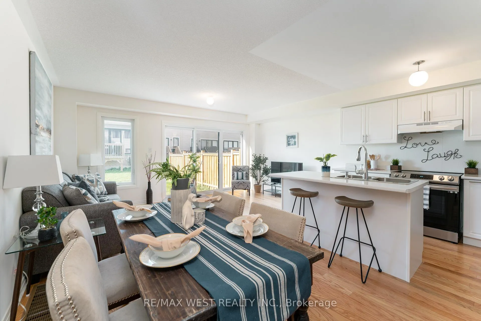 Photo 9 of 153 Sailors Landing Drive, Clarington, Bowmanville — HOMEH