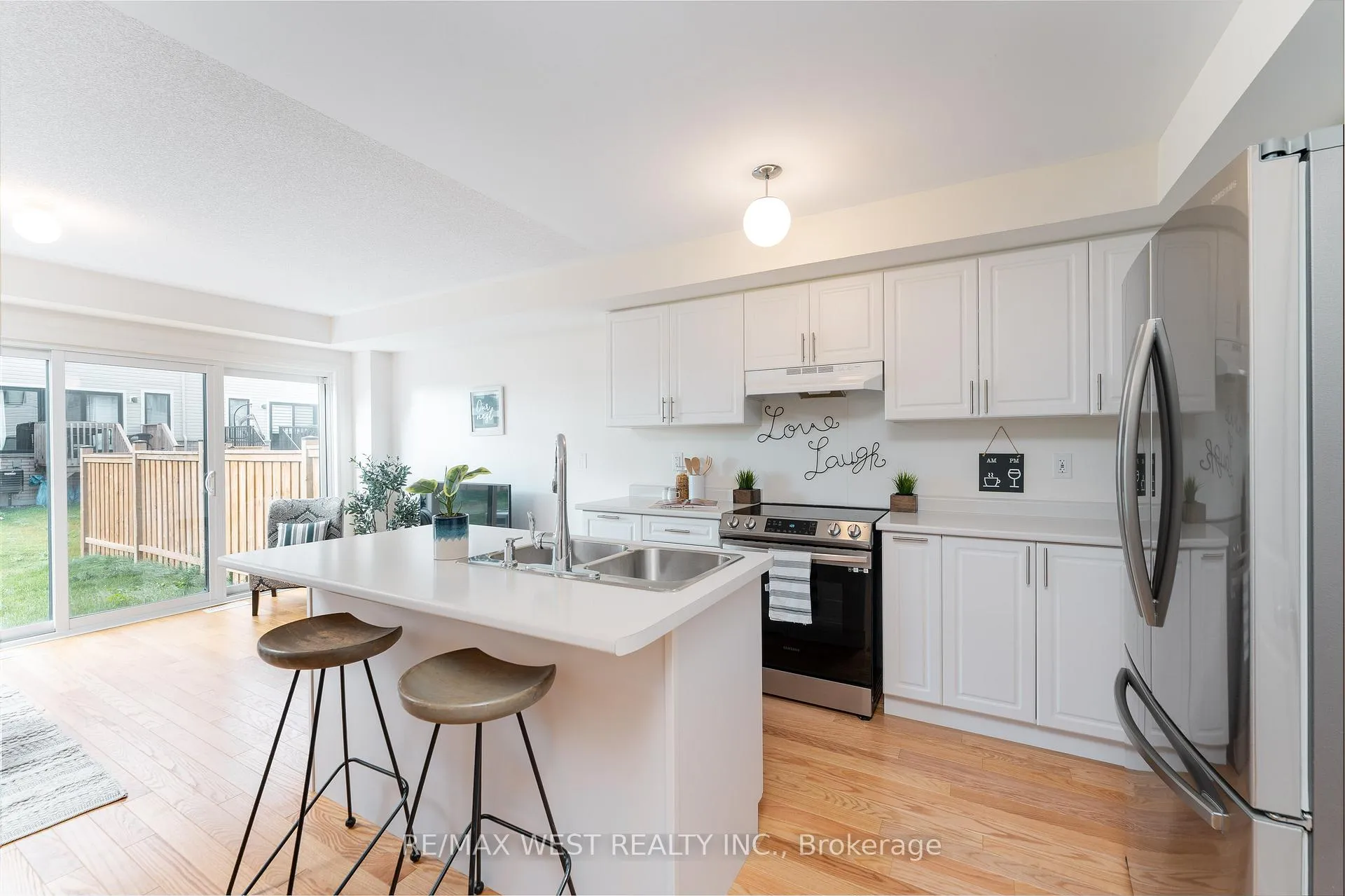 Photo 11 of 153 Sailors Landing Drive, Clarington, Bowmanville — HOMEH