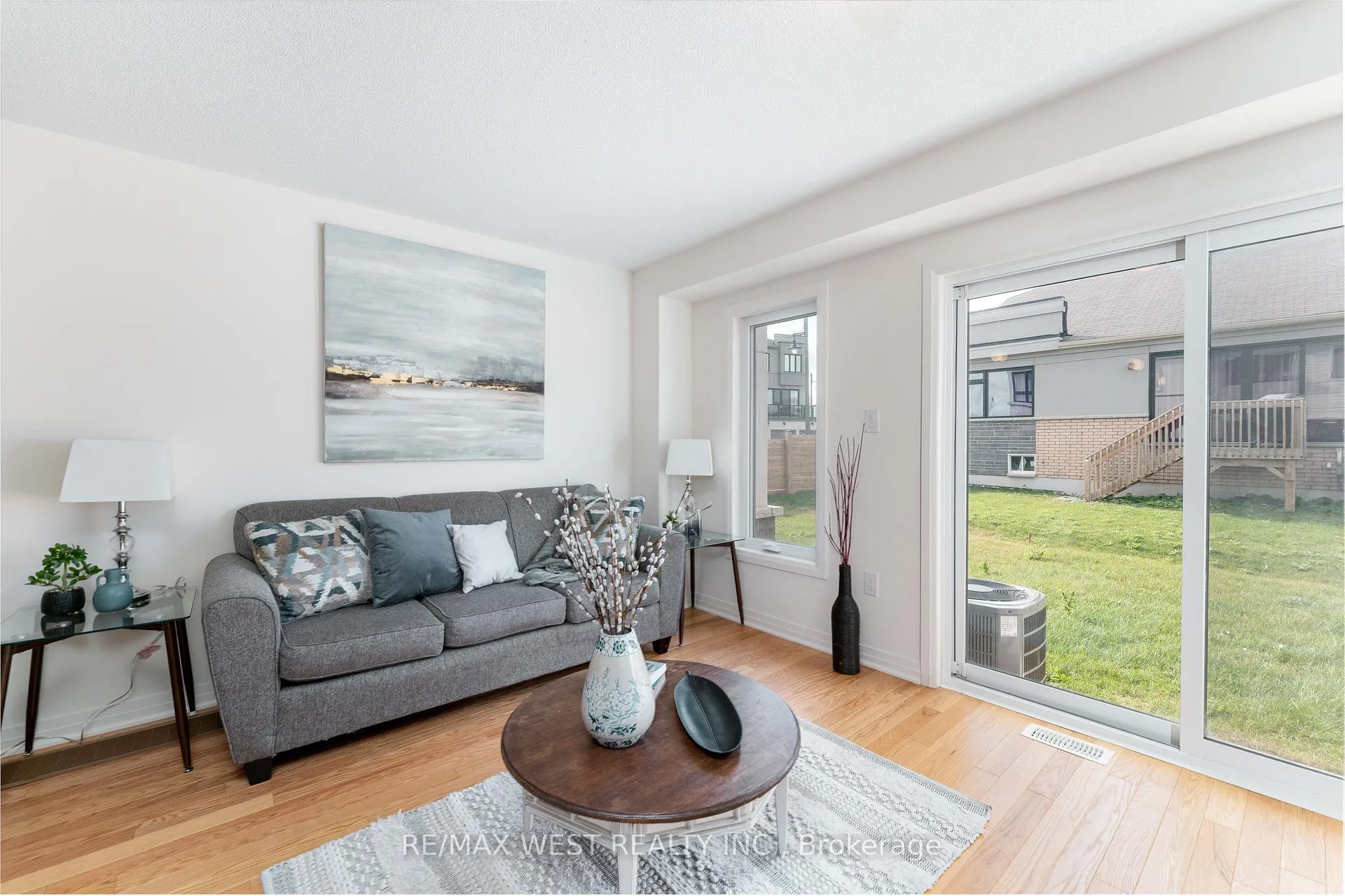 Photo 13 of 153 Sailors Landing Drive, Clarington, Bowmanville — HOMEH