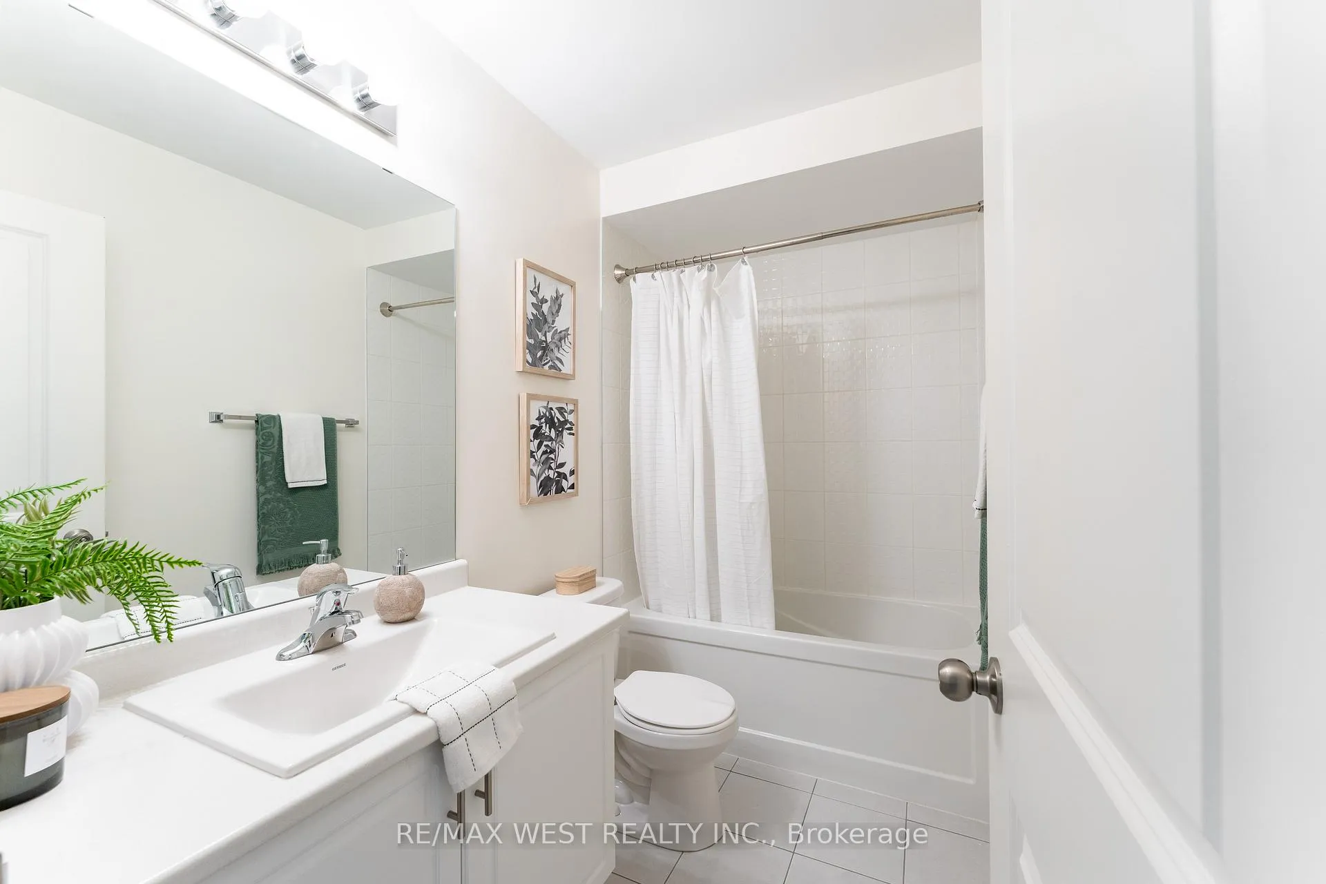 Photo 19 of 153 Sailors Landing Drive, Clarington, Bowmanville — HOMEH