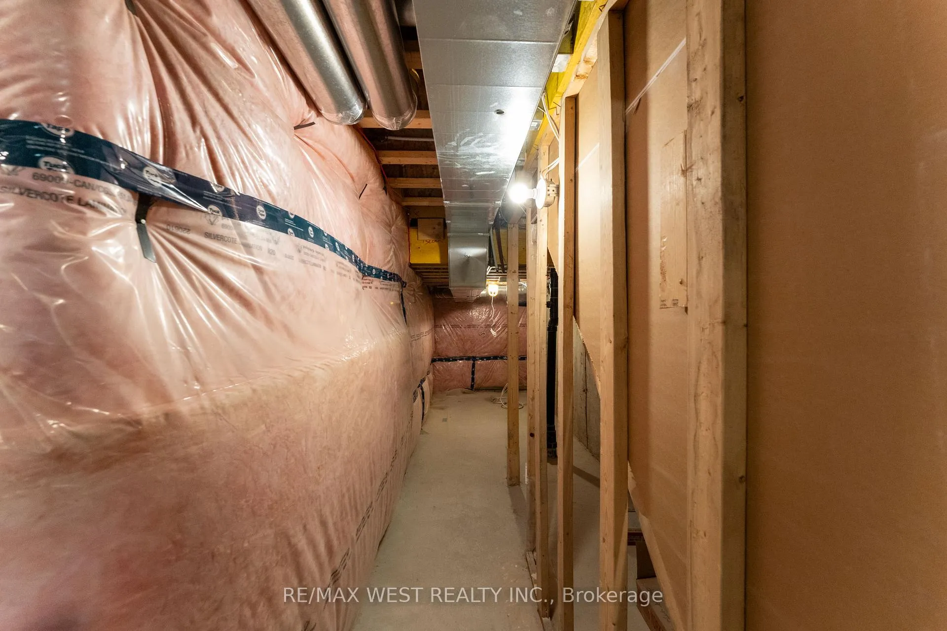 Photo 35 of 153 Sailors Landing Drive, Clarington, Bowmanville — HOMEH