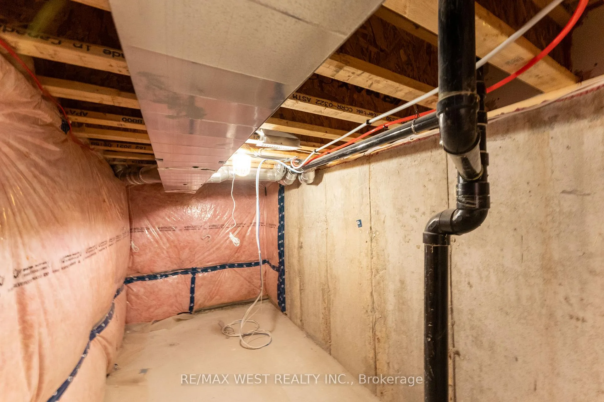 Photo 36 of 153 Sailors Landing Drive, Clarington, Bowmanville — HOMEH