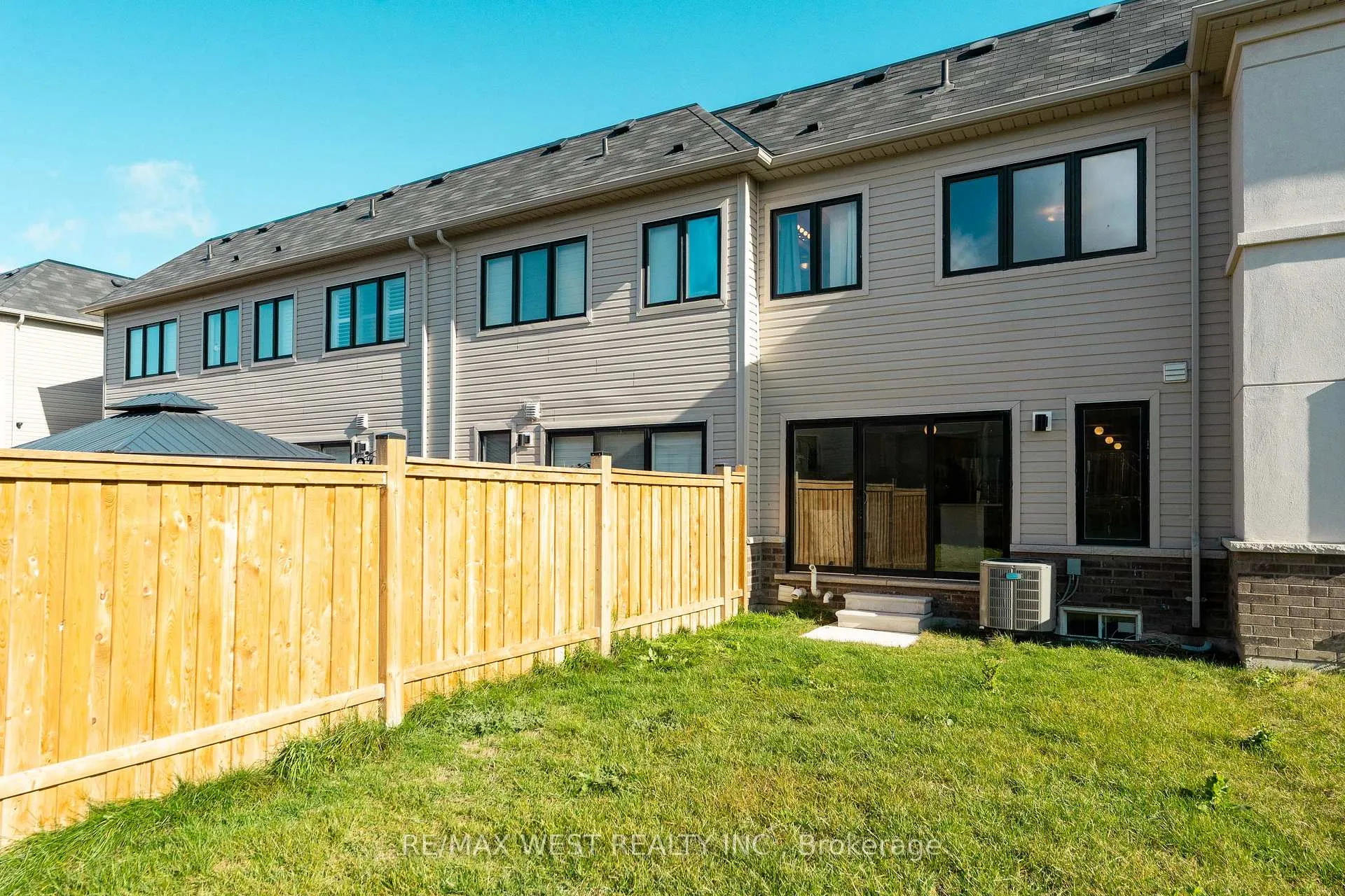 Photo 41 of 153 Sailors Landing Drive, Clarington, Bowmanville — HOMEH