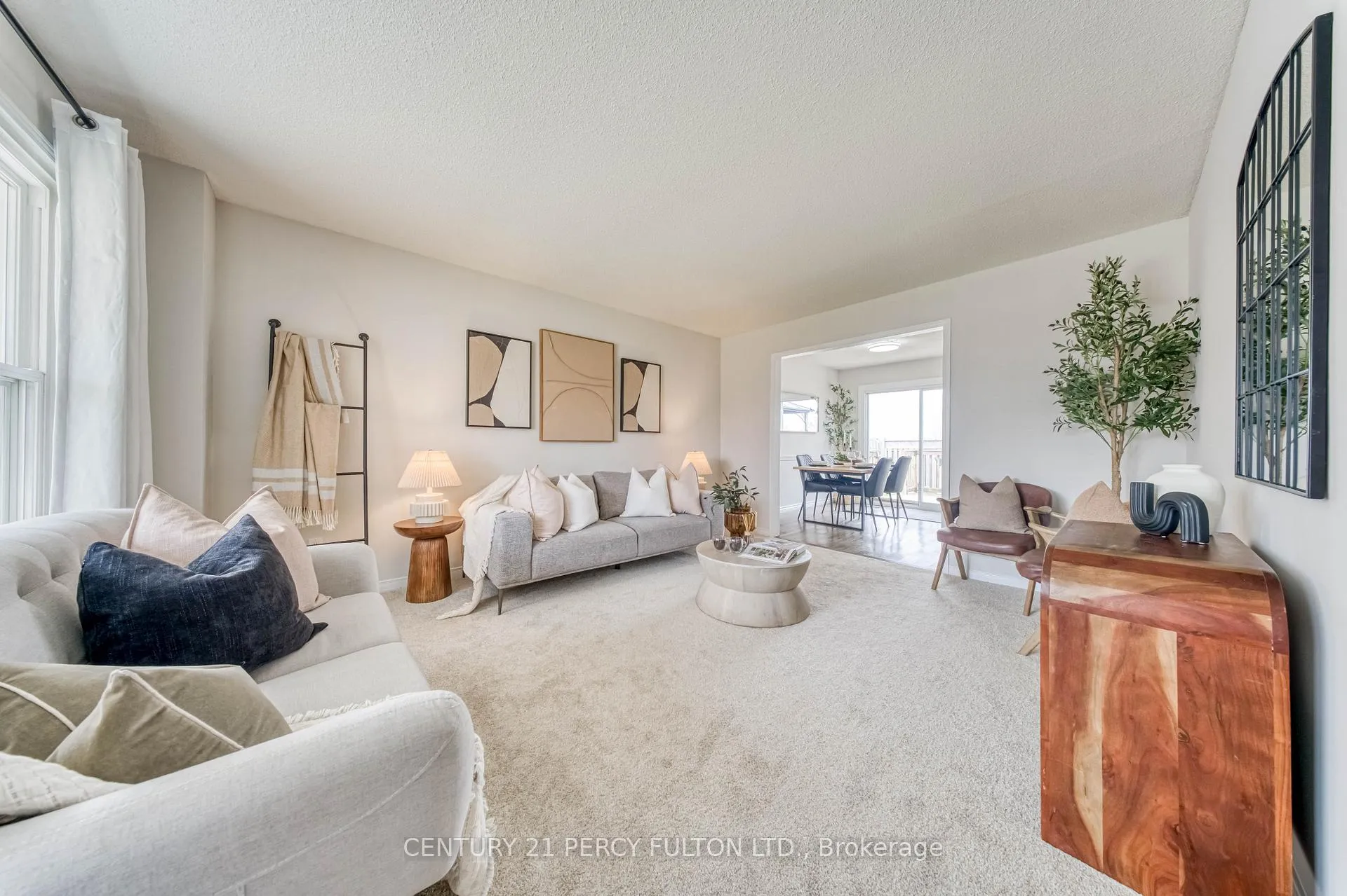 Photo 5 of 1323 Fenelon Crescent, Oshawa, Stevenson — HOMEH