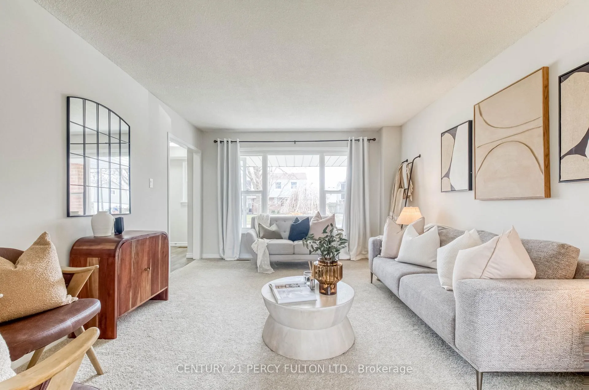 Photo 6 of 1323 Fenelon Crescent, Oshawa, Stevenson — HOMEH