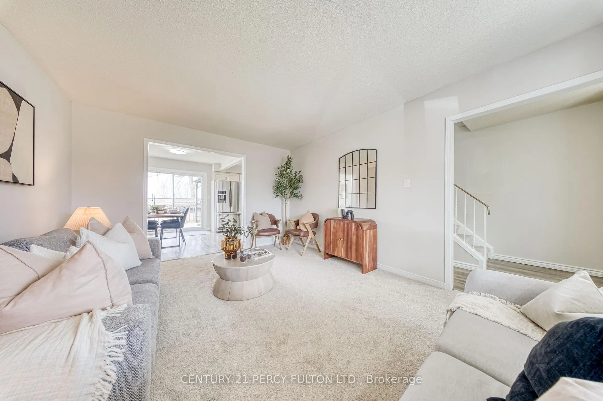 Photo 9 of 1323 Fenelon Crescent, Oshawa, Stevenson — HOMEH