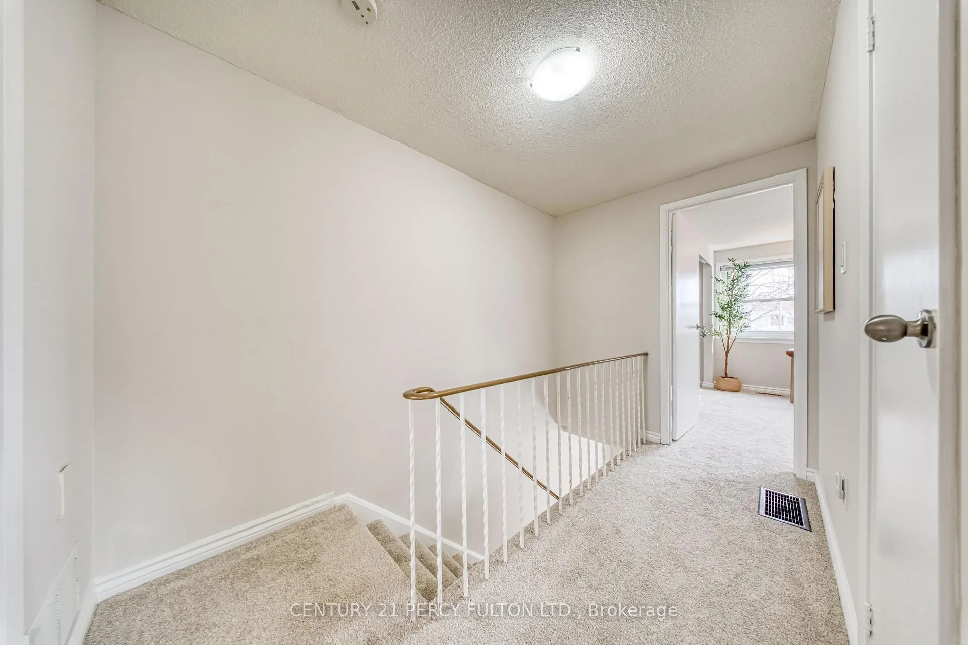 Photo 17 of 1323 Fenelon Crescent, Oshawa, Stevenson — HOMEH