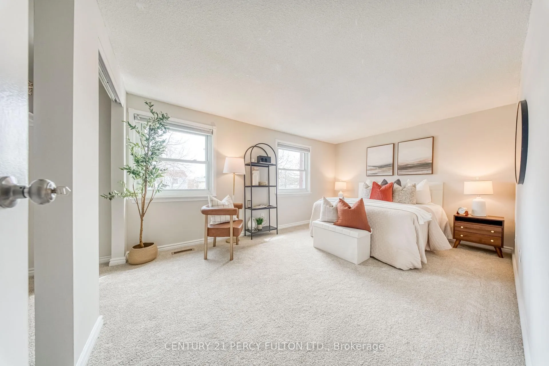 Photo 18 of 1323 Fenelon Crescent, Oshawa, Stevenson — HOMEH