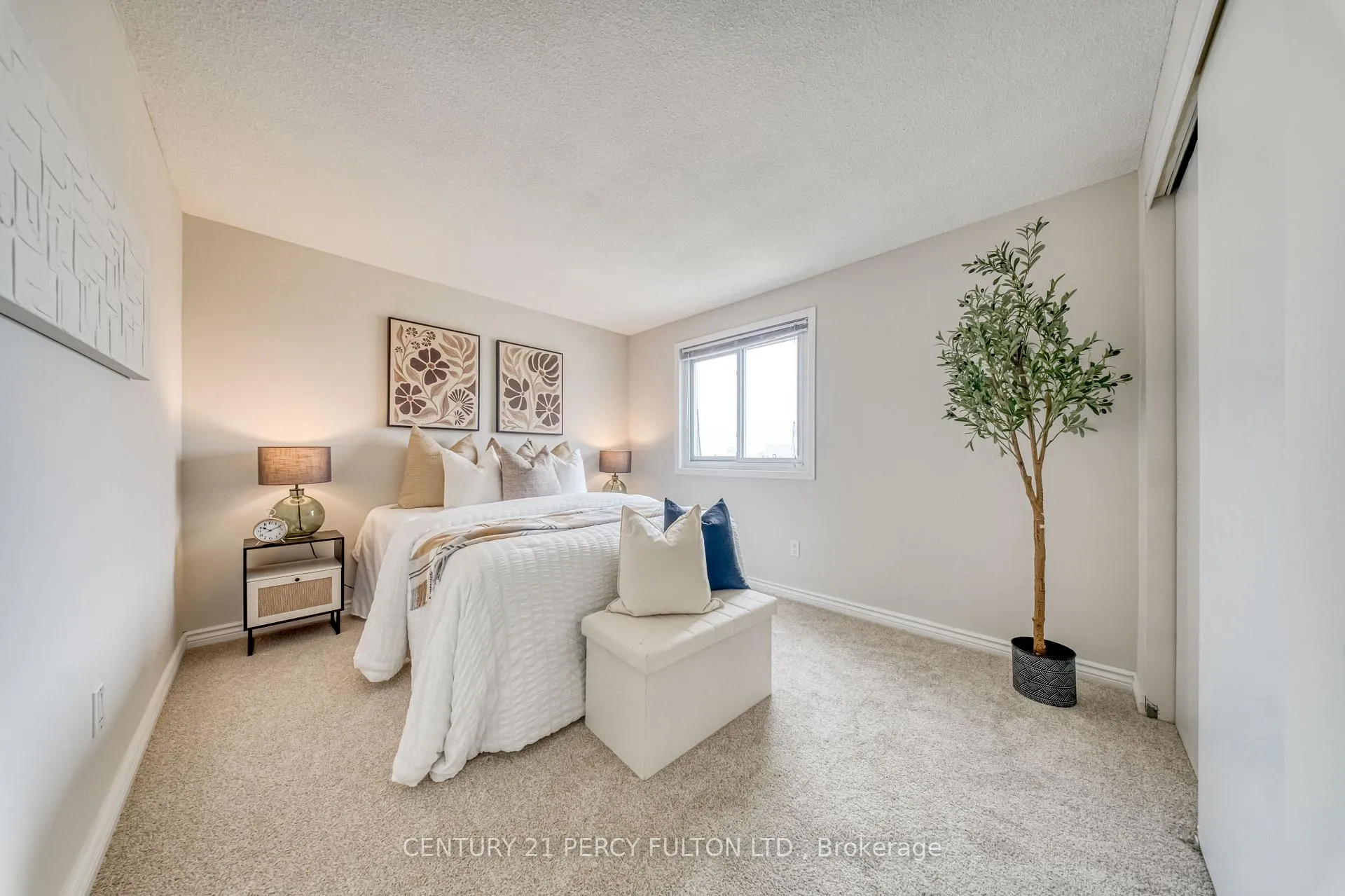 Photo 24 of 1323 Fenelon Crescent, Oshawa, Stevenson — HOMEH