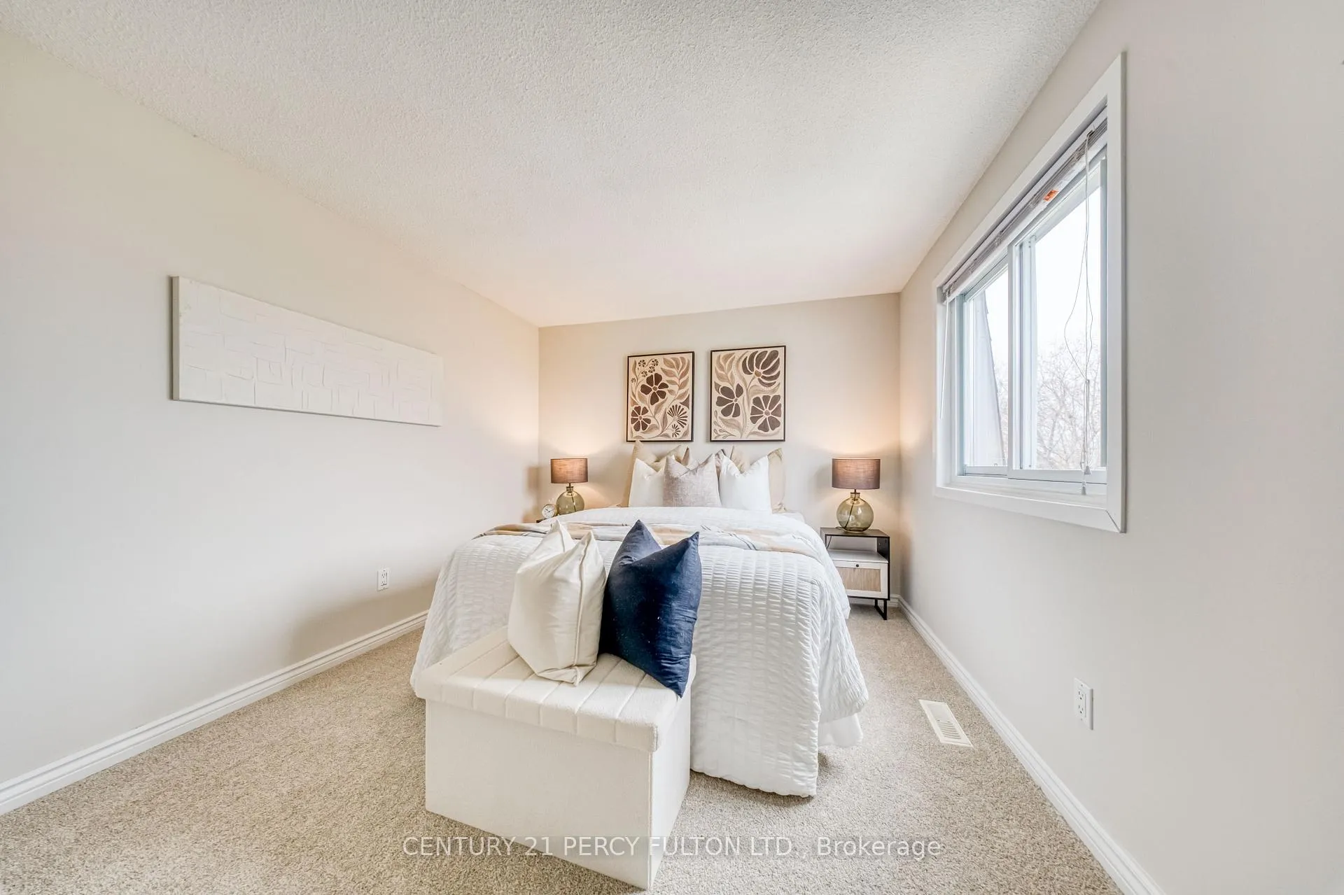 Photo 25 of 1323 Fenelon Crescent, Oshawa, Stevenson — HOMEH