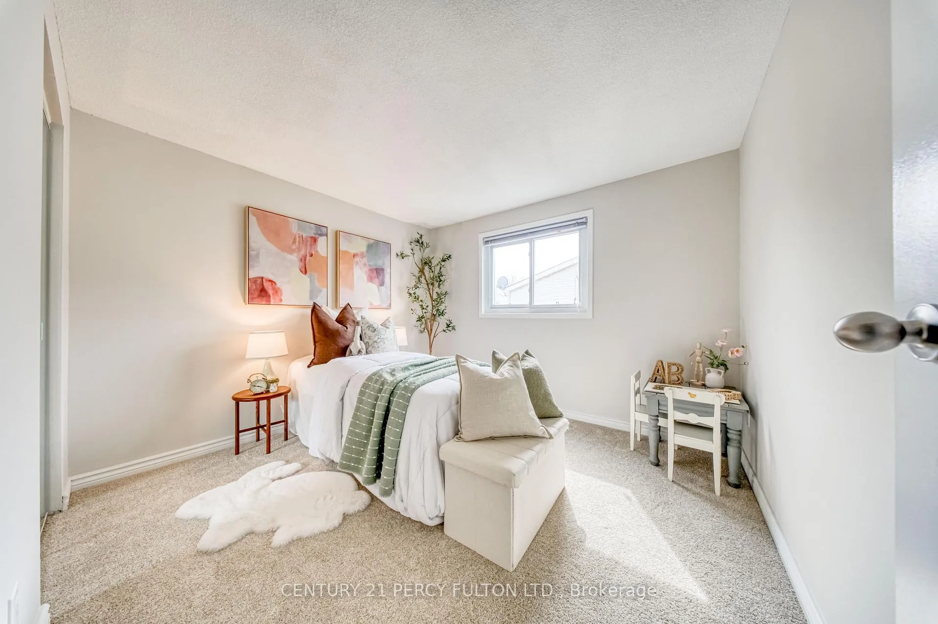 Photo 26 of 1323 Fenelon Crescent, Oshawa, Stevenson — HOMEH