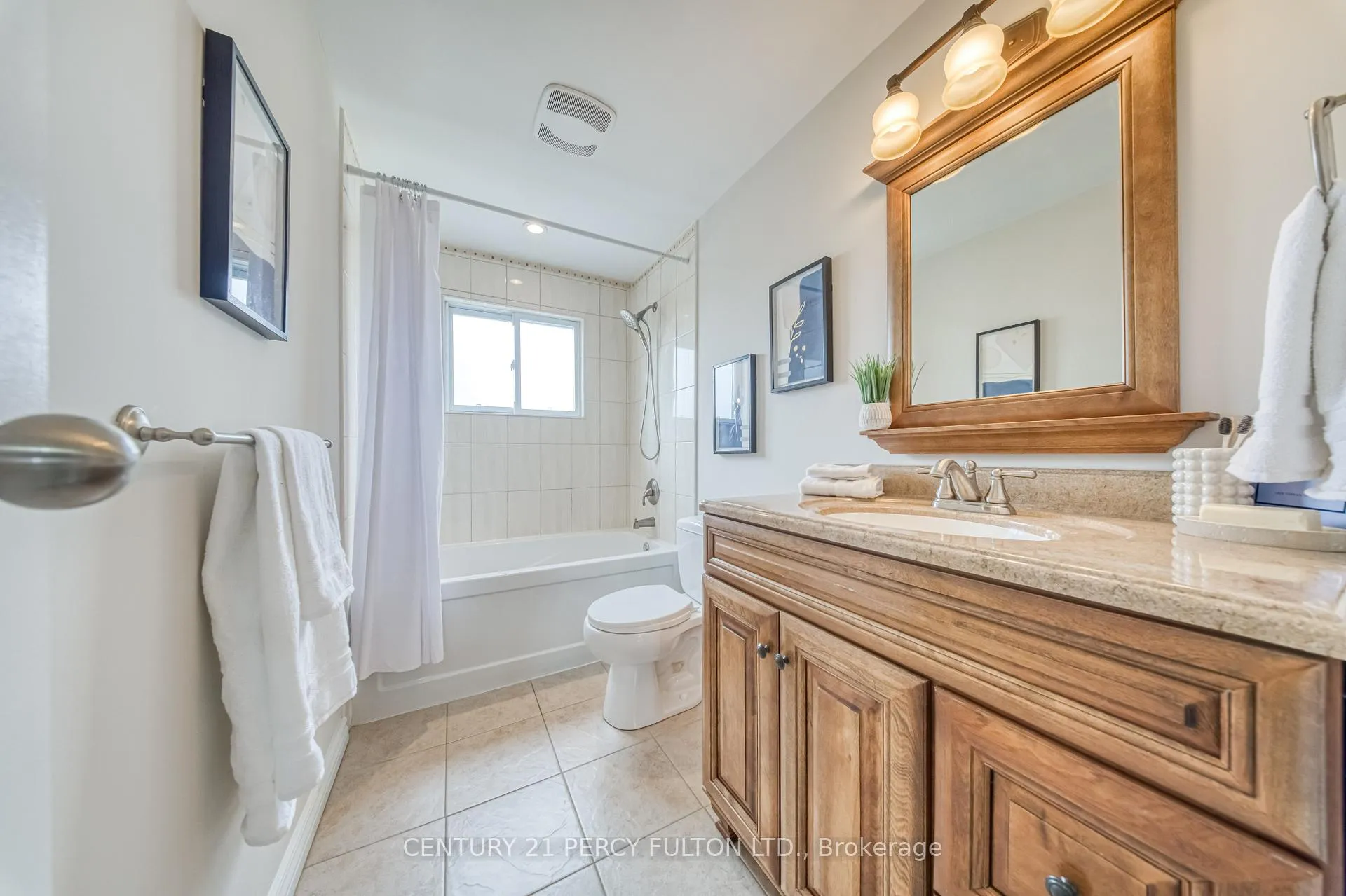 Photo 27 of 1323 Fenelon Crescent, Oshawa, Stevenson — HOMEH