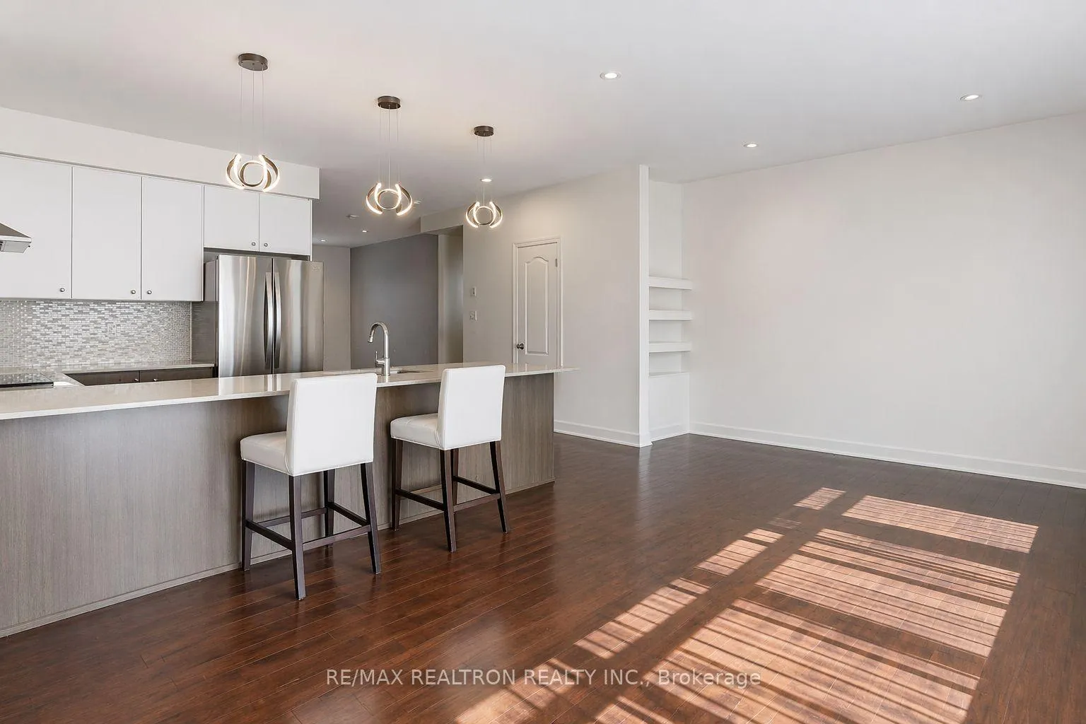 Photo 5 of 74 William Saville Street E, Markham, Unionville — HOMEH